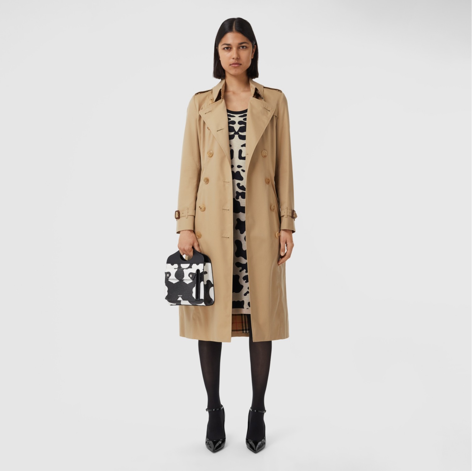 The Long Chelsea Heritage Trench Coat in Honey Women Cotton Gabardine Burberry Official