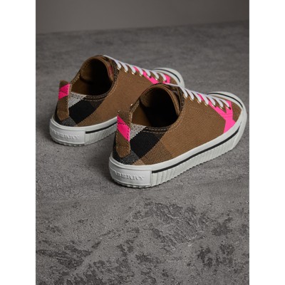burberry canvas check