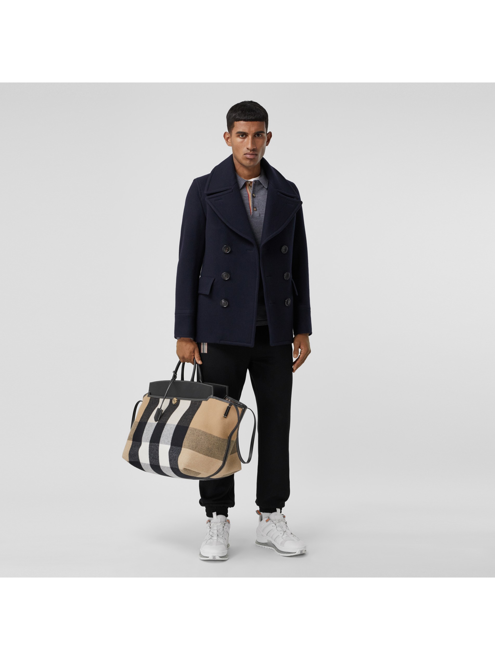 羊毛混纺海军外套价格12,500.00库存有限