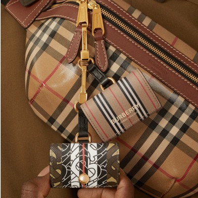 Burberry si Clearance