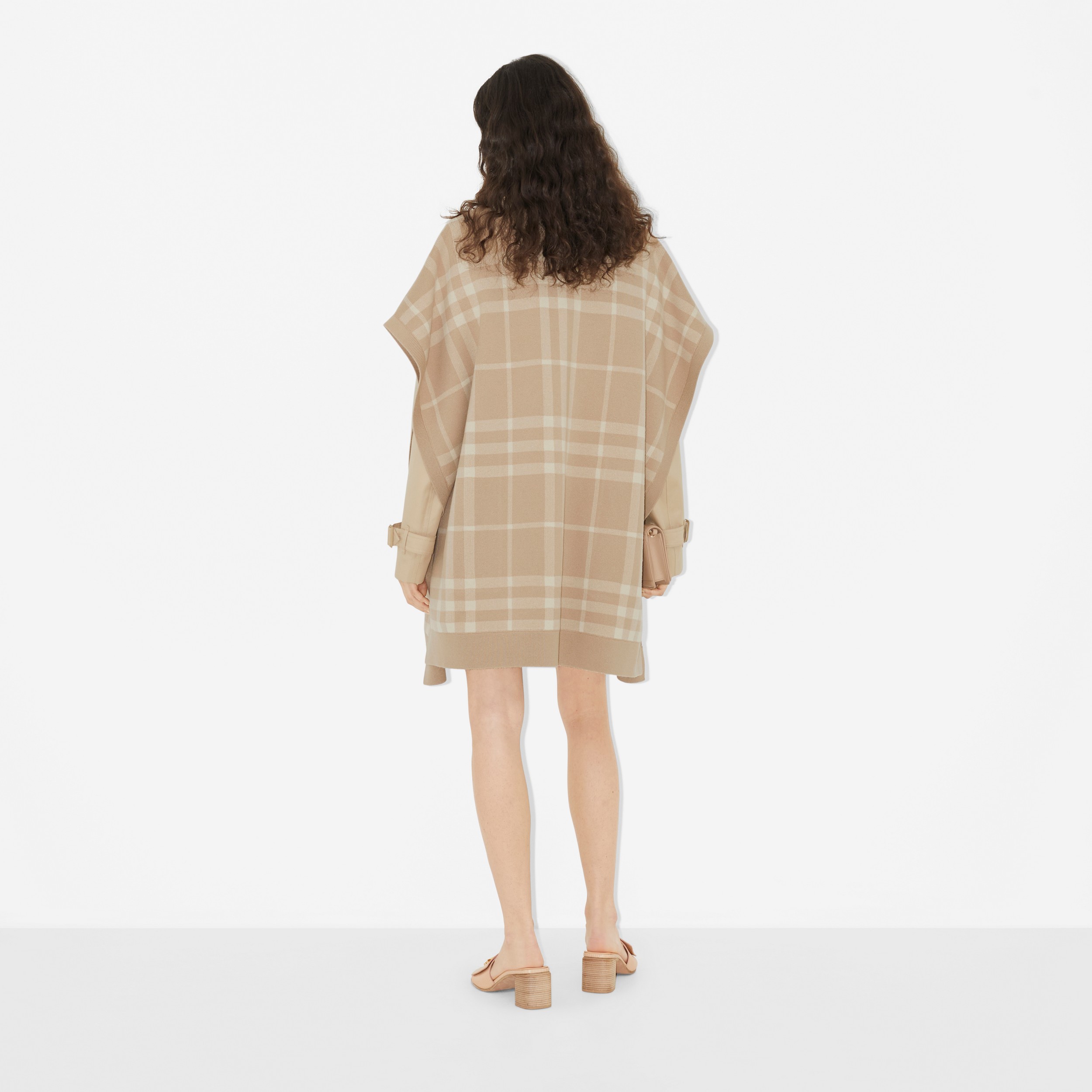 Mantella in jacquard di lana e cashmere con motivo tartan (Fulvo Tenue) | Sito ufficiale Burberry® - 4