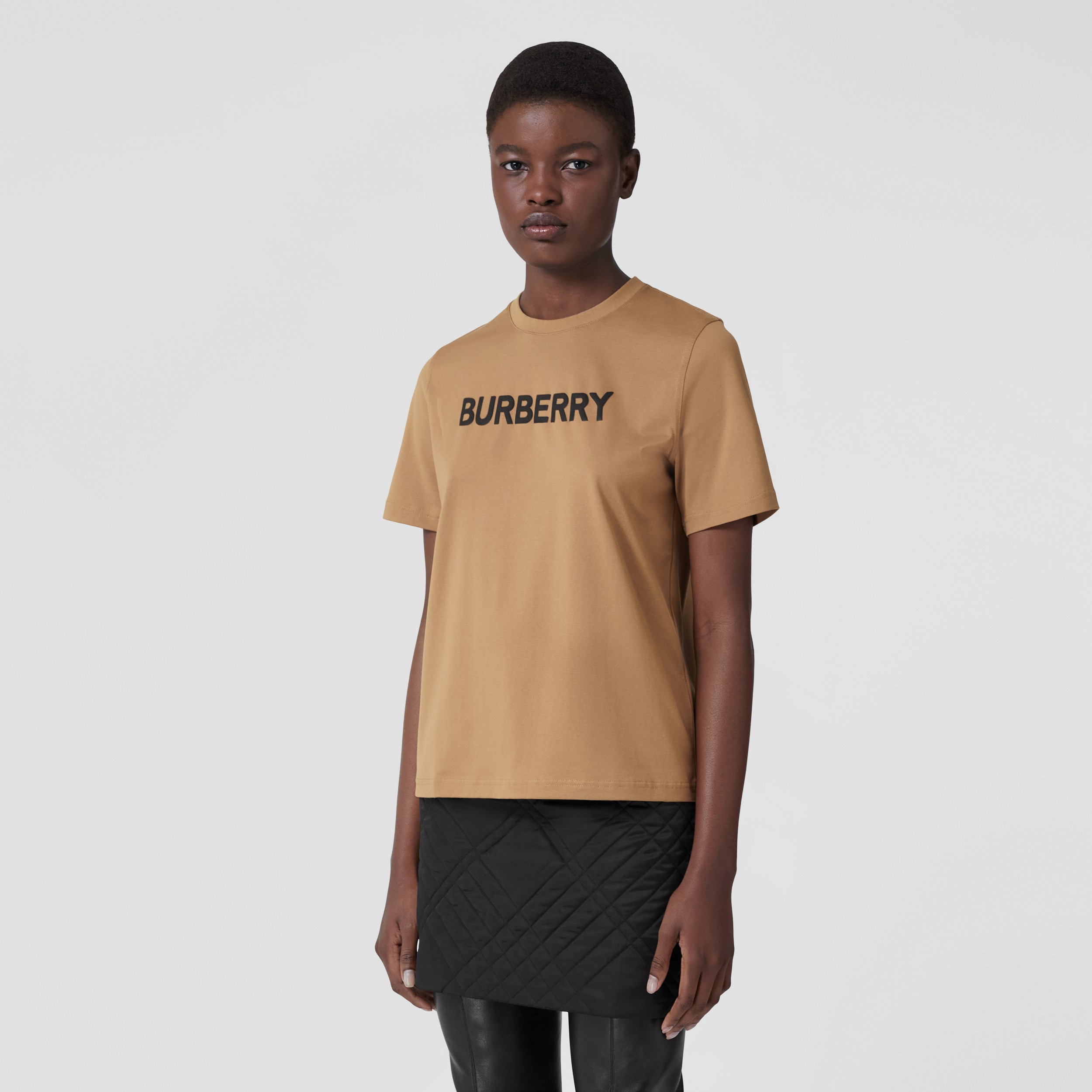 Camiseta en algodón con estampado de logotipo (Cámel) - Mujer | Burberry® oficial - 4