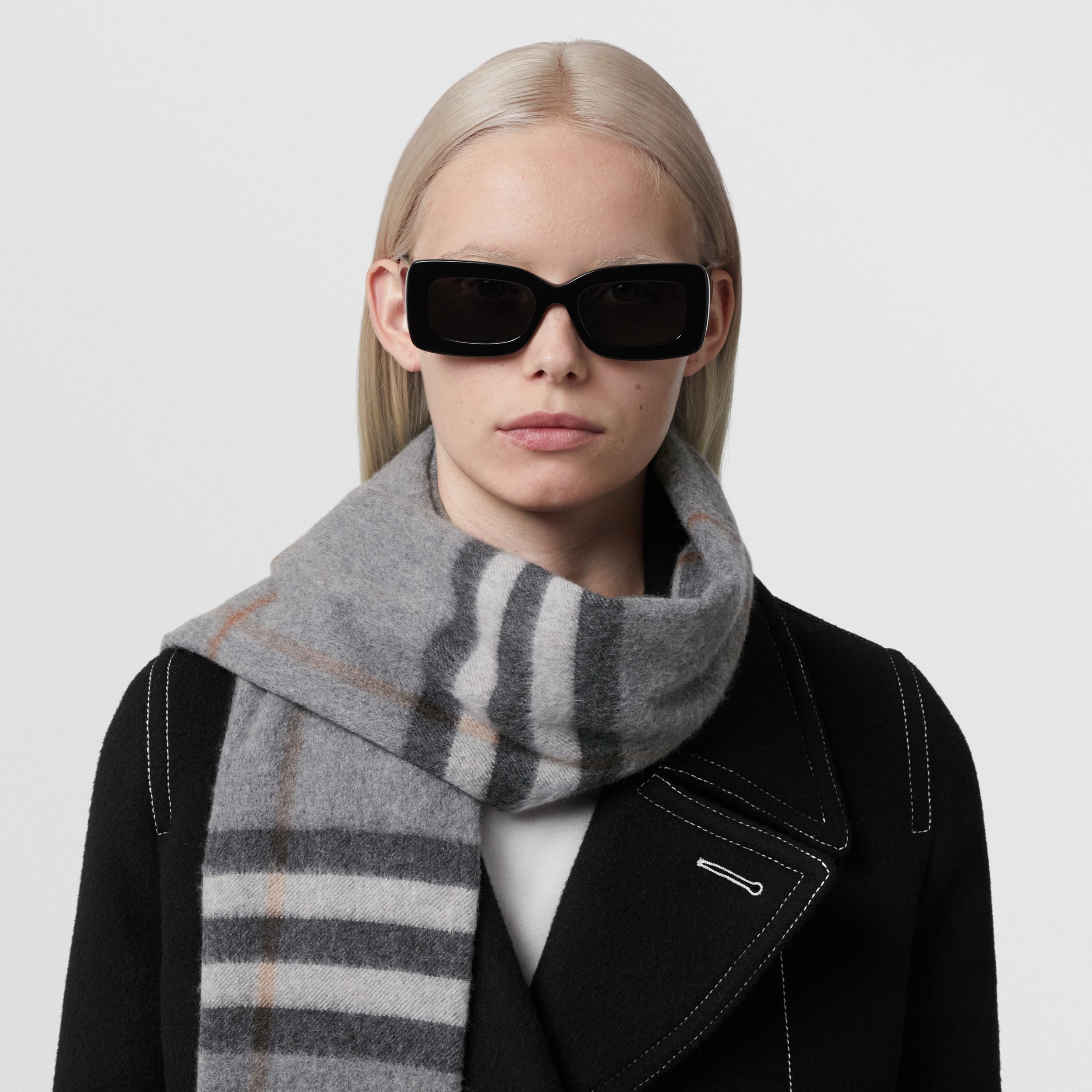 The Classic Check Cashmere Scarf in Grey Burberry® Official
