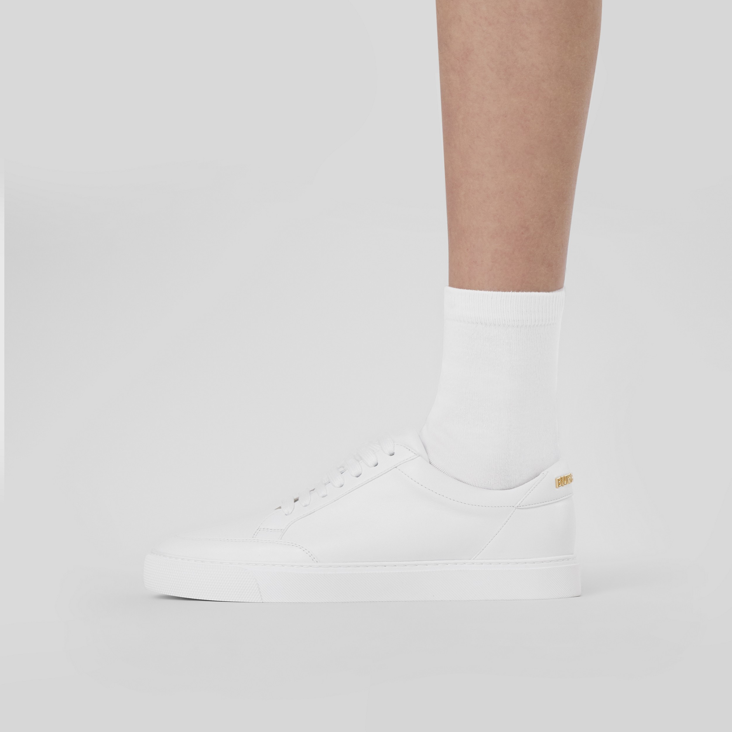 Zapatillas deportivas en piel con detalle de logotipo (Blanco) - Mujer | Burberry® oficial - 3