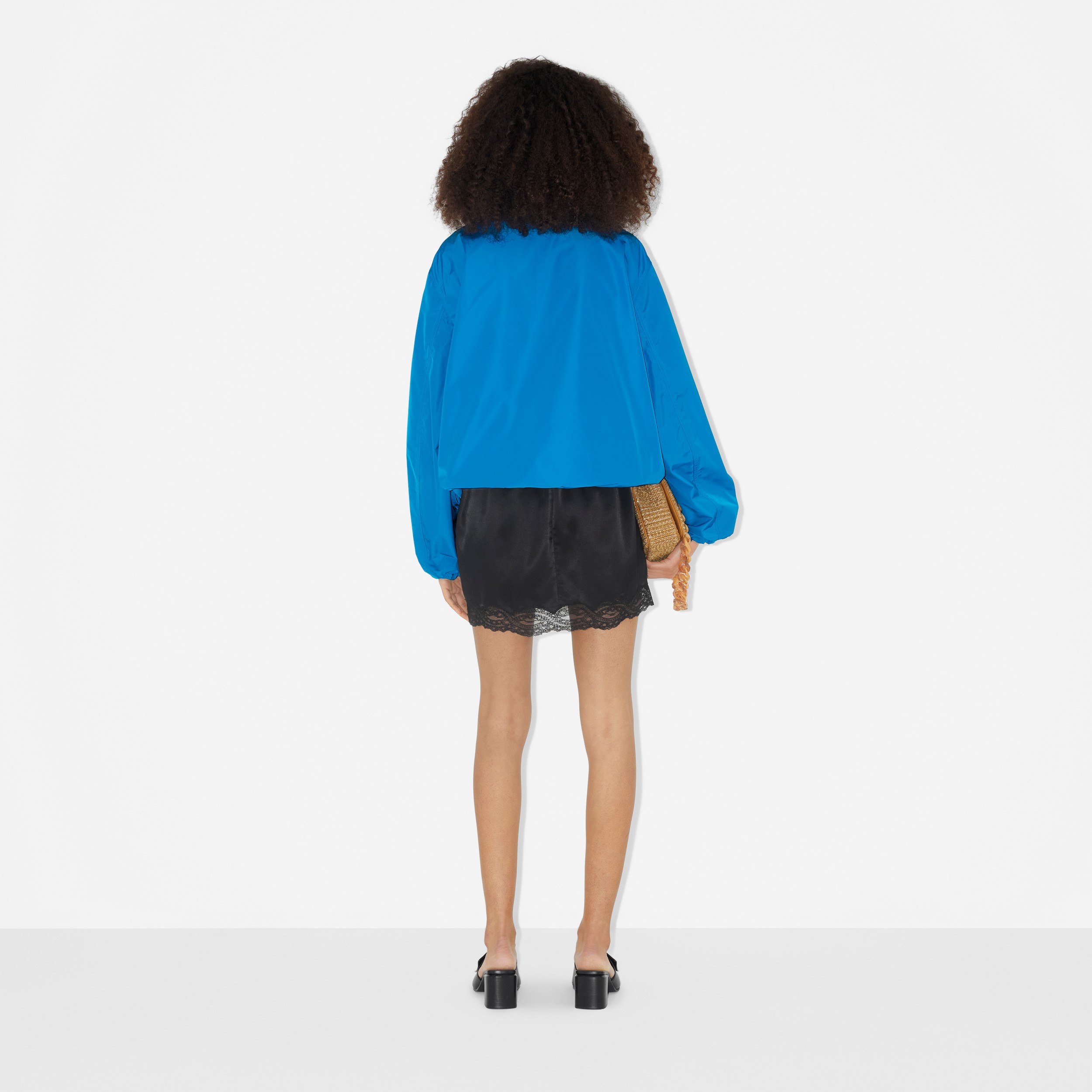 Jaqueta oversize de tafetá com detalhe de logotipo (Azul Vívido) - Mulheres | Burberry® oficial - 4
