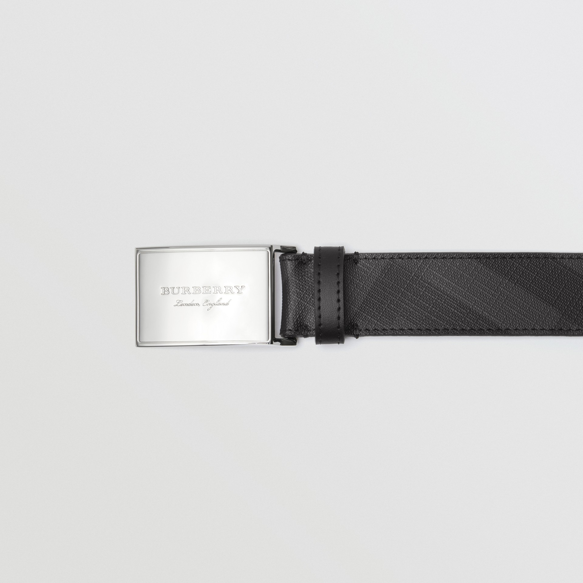 plaque buckle london check