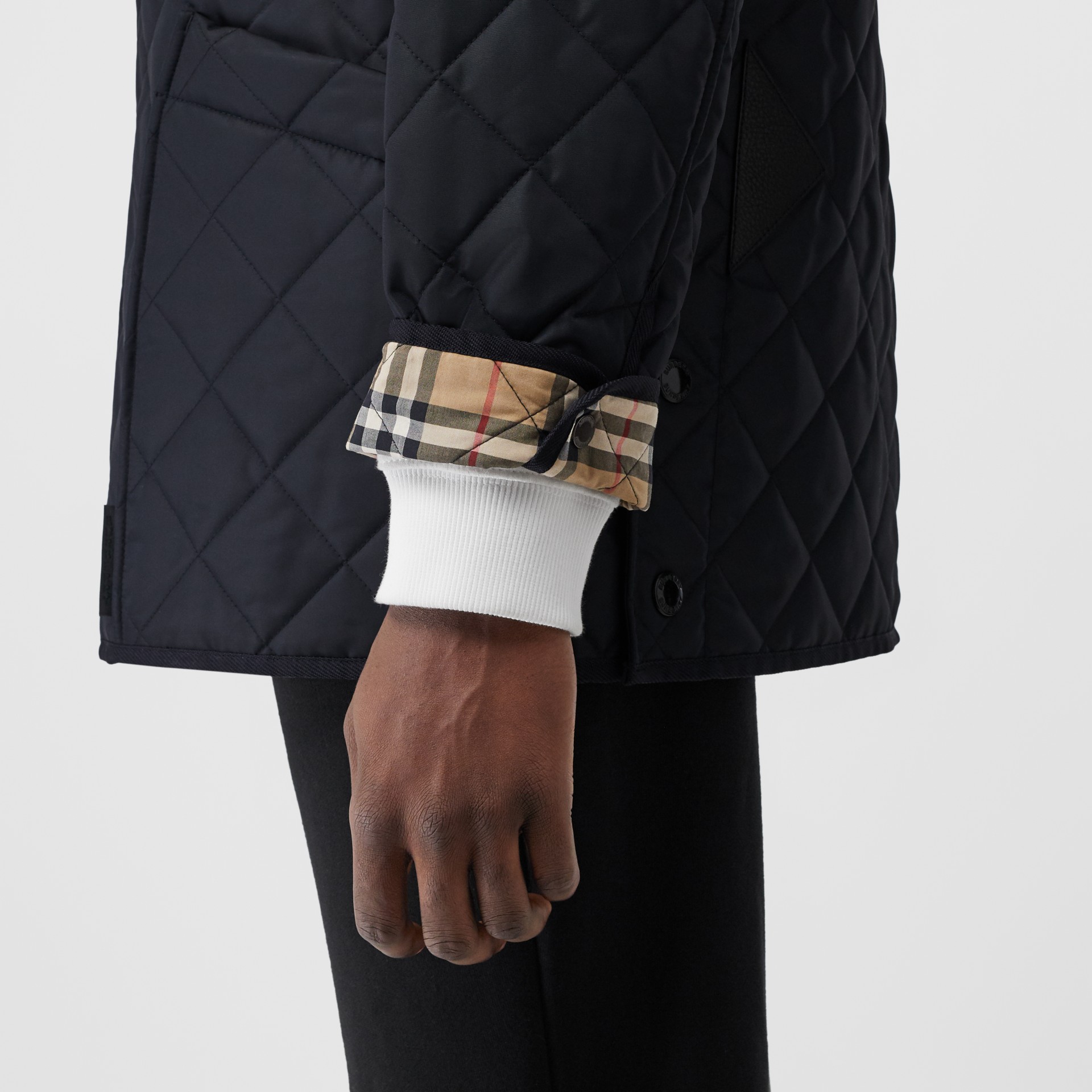 Diamond Quilted Thermoregulated Barn Jacket In Navy Men Burberry