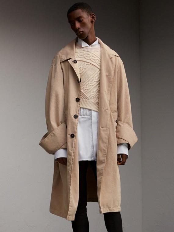 Burberry Brit Fenstone Single Ted Trench Coat With Cara Delevingne Wears A Metallic Version Of The Burberry Trench Coat In 2017