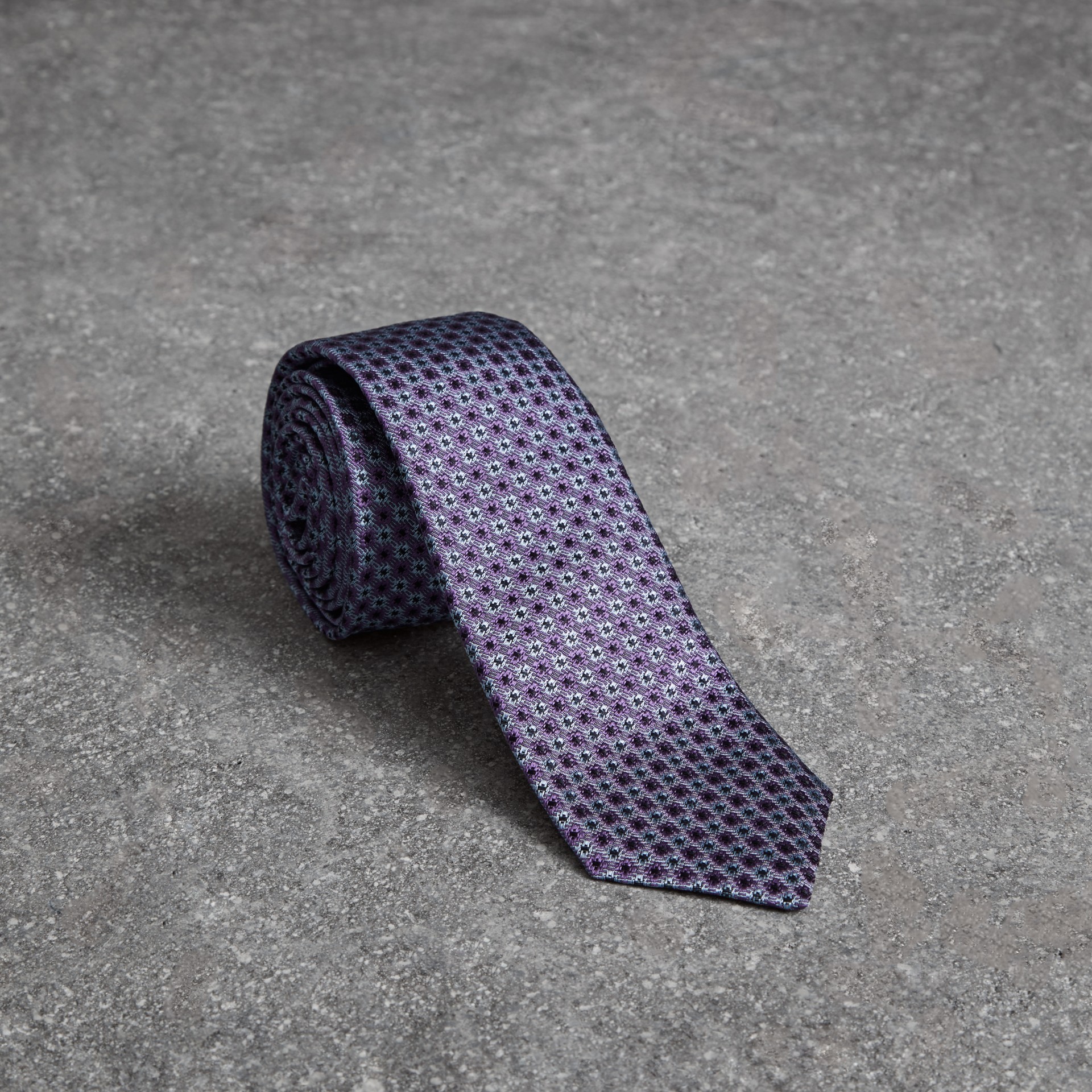 窄版剪裁雏菊印花丝质提花领带