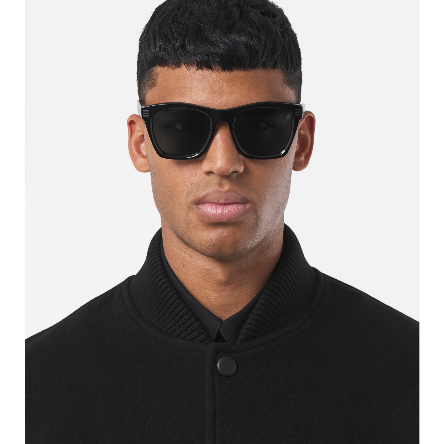 square-sunglasses-in-black-men-burberry-official