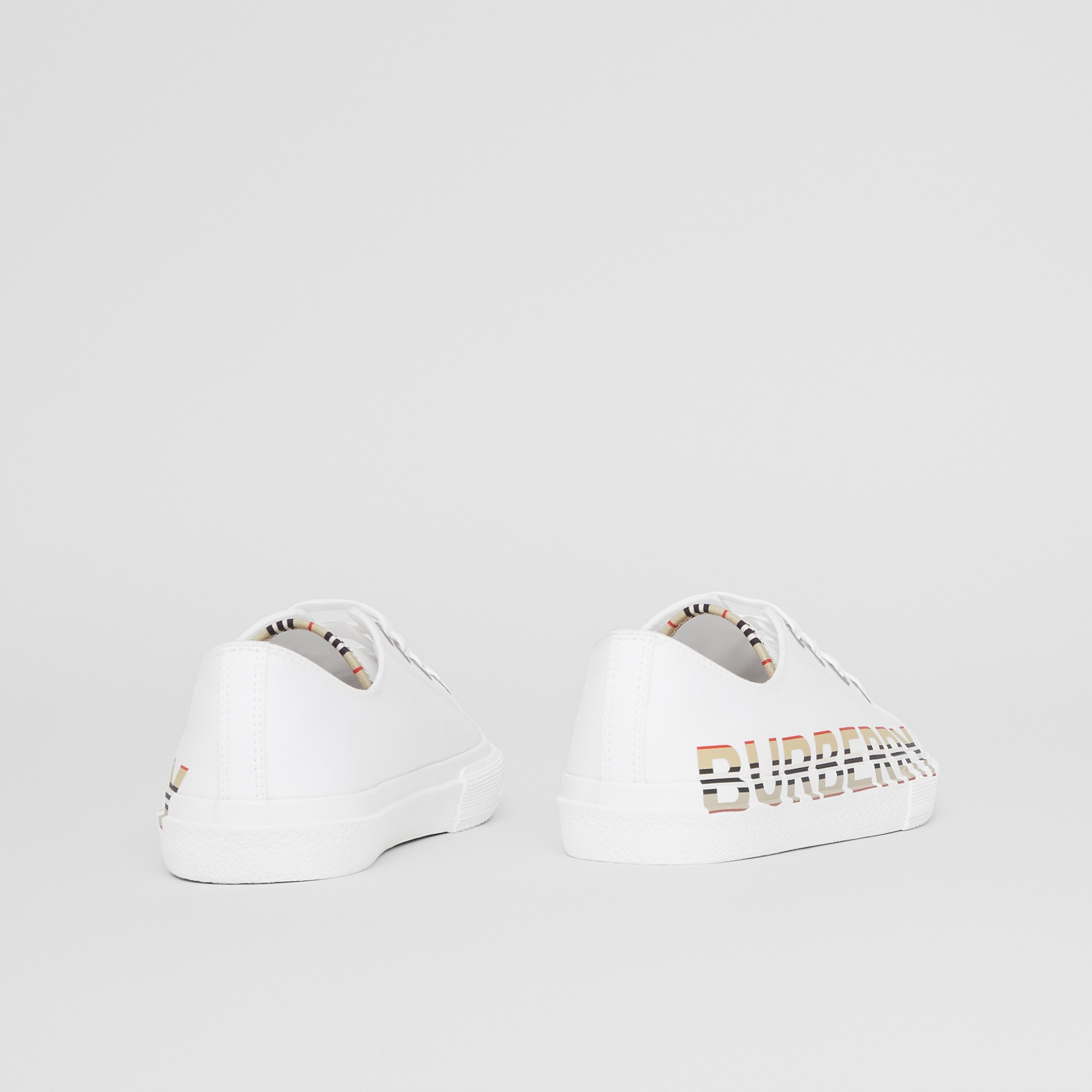 Sneakers en gabardine de coton avec logo à rayures iconiques (Blanc Optique) | Site officiel Burberry® - 3