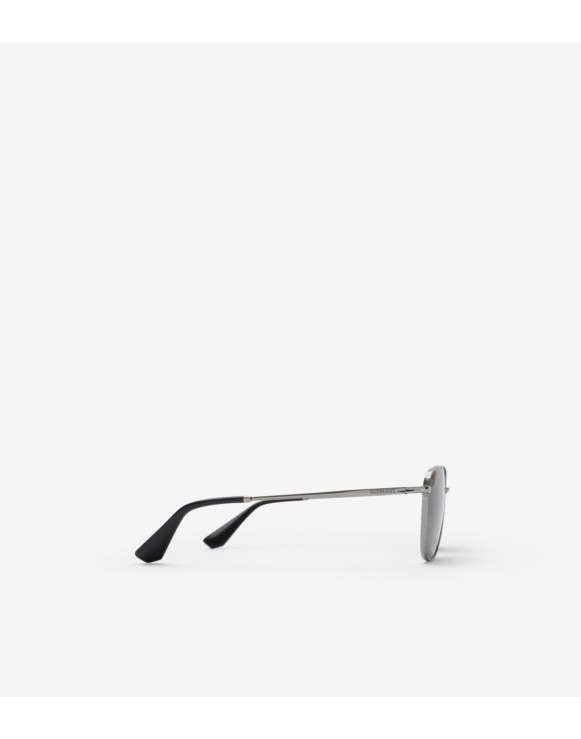 Burberry グレー系ラウンドサングラス ケース付き D547DAA1-CF76-4864-81FE-