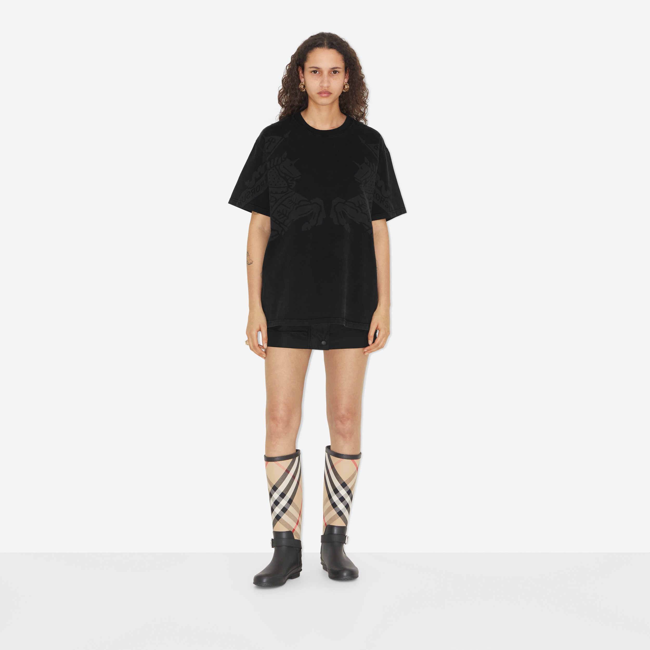 Camiseta oversize en algodón con emblemas Equestrian Knight (Negro) - Mujer | Burberry® oficial - 2