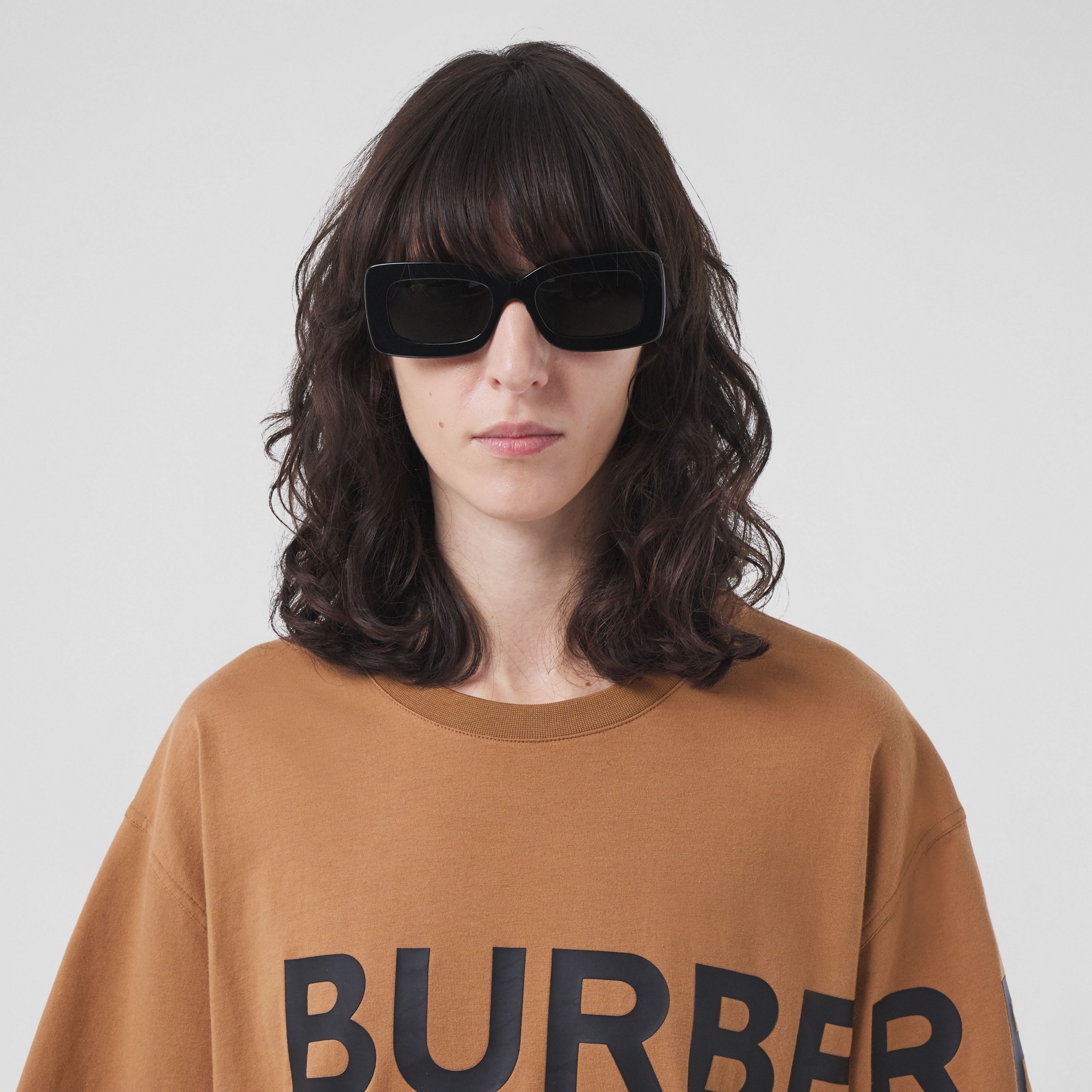 Horseferry Print Cotton Oversized T-shirt in Camel - Women | Burberry® Official - 2