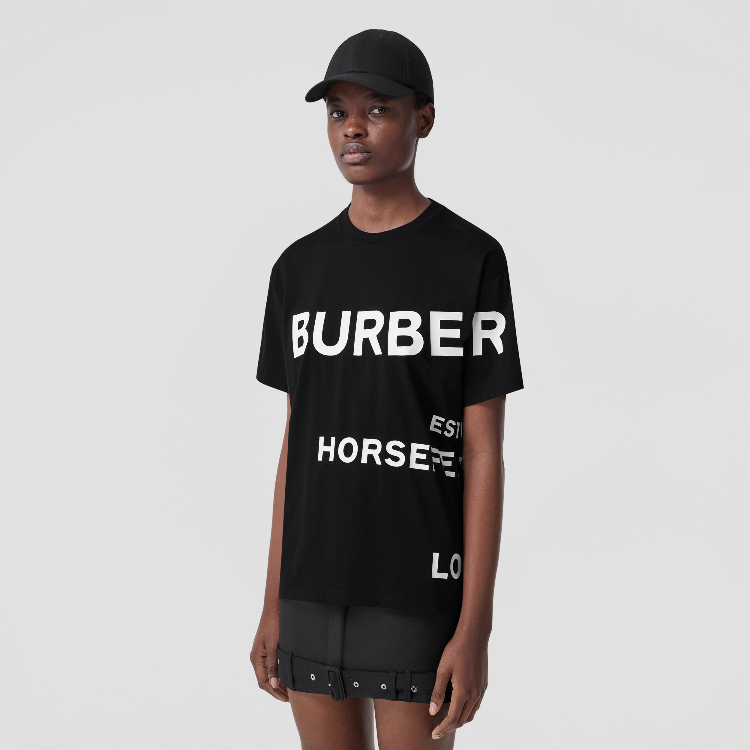 Womens Clothing Tops T-shirts - Save 10% White Burberry Cotton Horseferry Print T-shirt in Black 