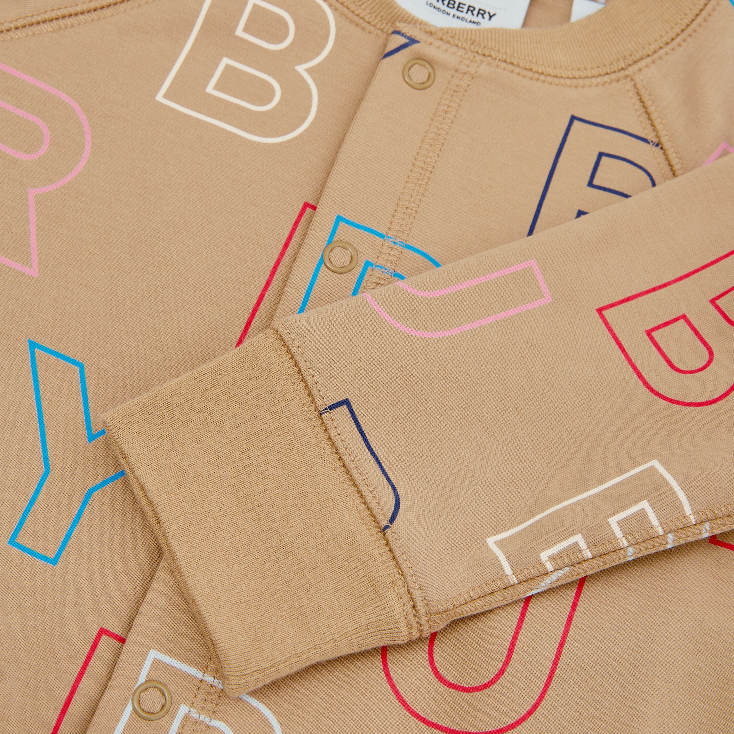 Macacão em algodão stretch com estampa de logotipo – Exclusividade online (Bege Clássico) - Crianças | Burberry® oficial - 2