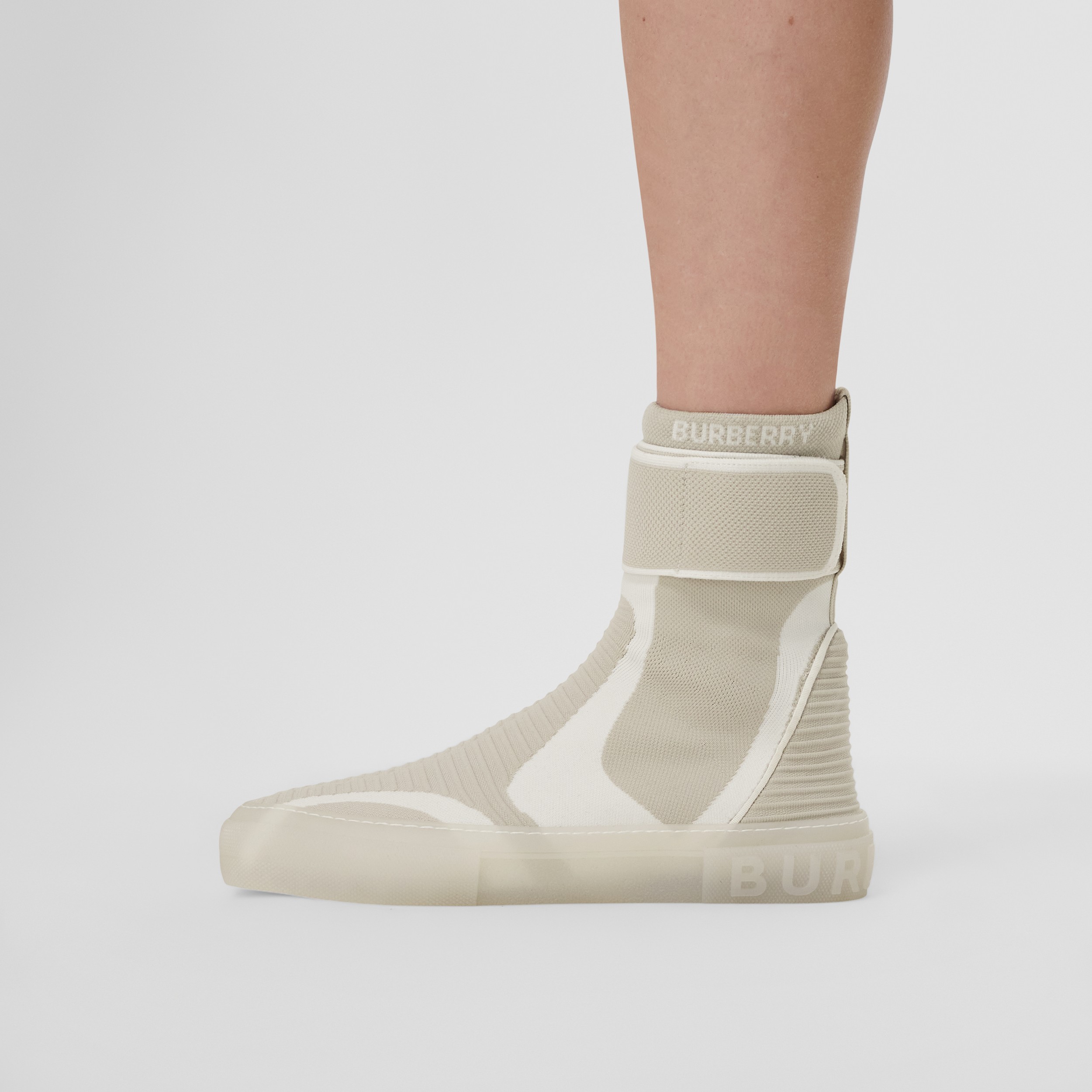 Sneaker Sub alte in nylon stretch lavorato a maglia (Beige Vaniglia) - Uomo | Sito ufficiale Burberry® - 3