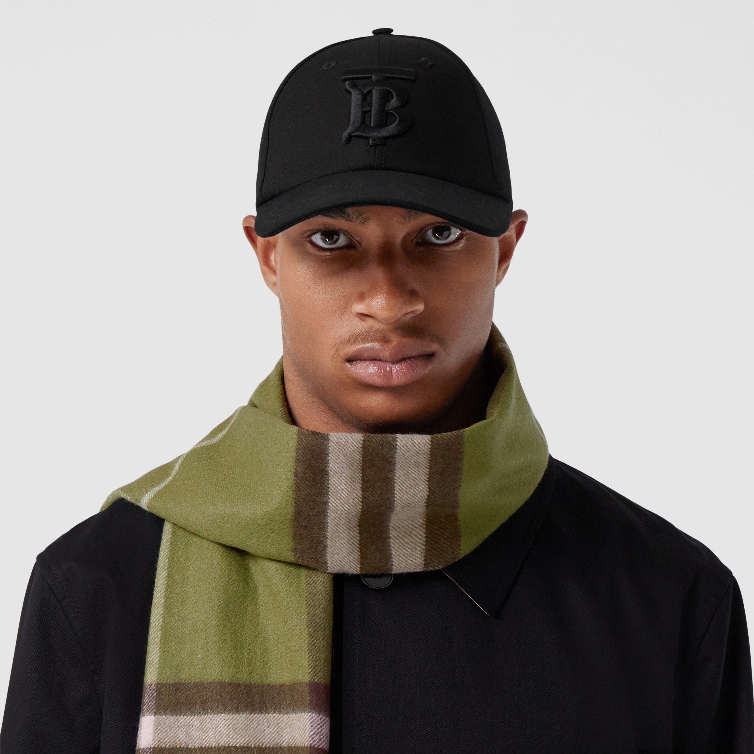 The Burberry Check Cashmere Scarf in Spruce Green | Burberry® Official - 4