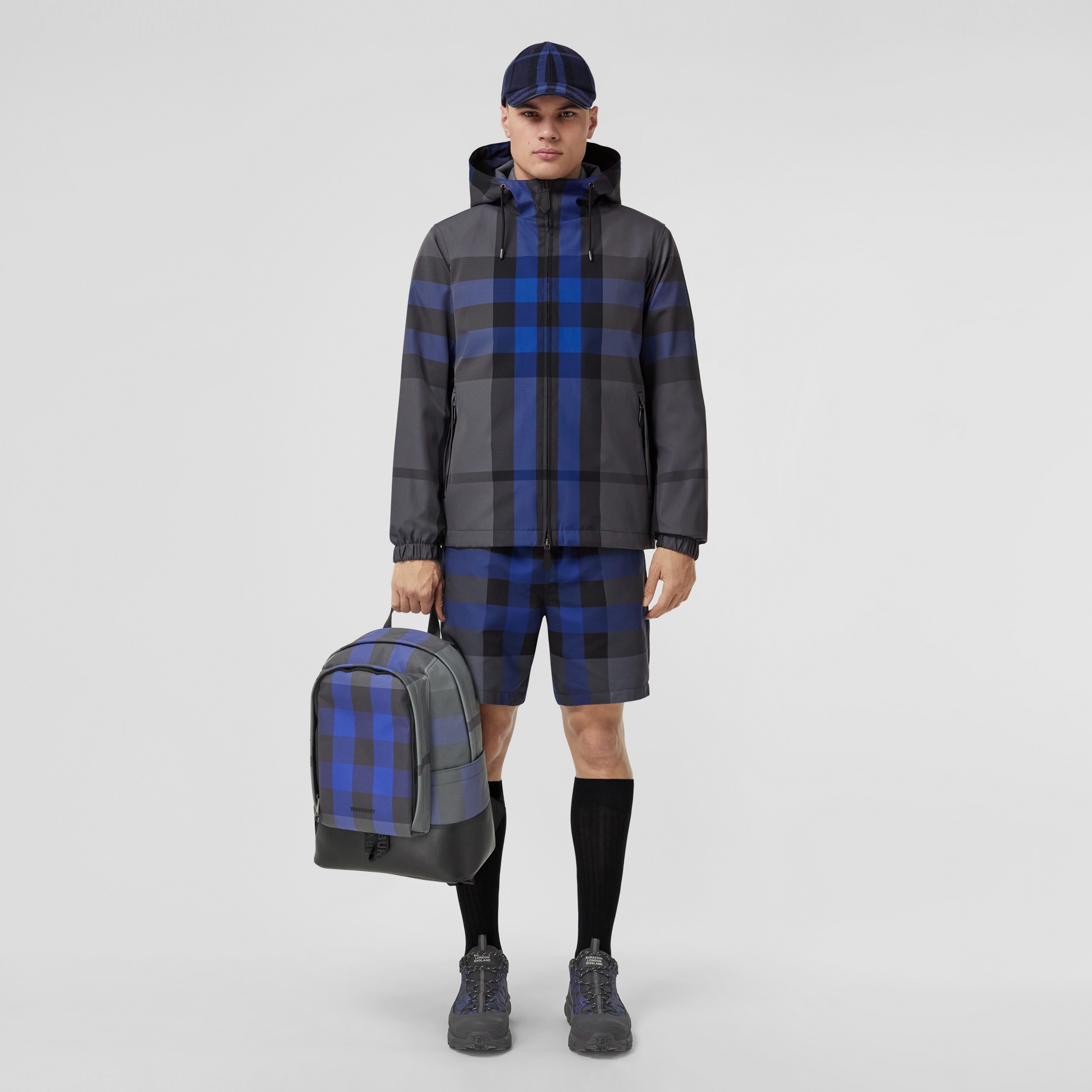 Jaqueta com capuz de algodão xadrez (Azul Oceano) - Homens | Burberry® oficial - 1