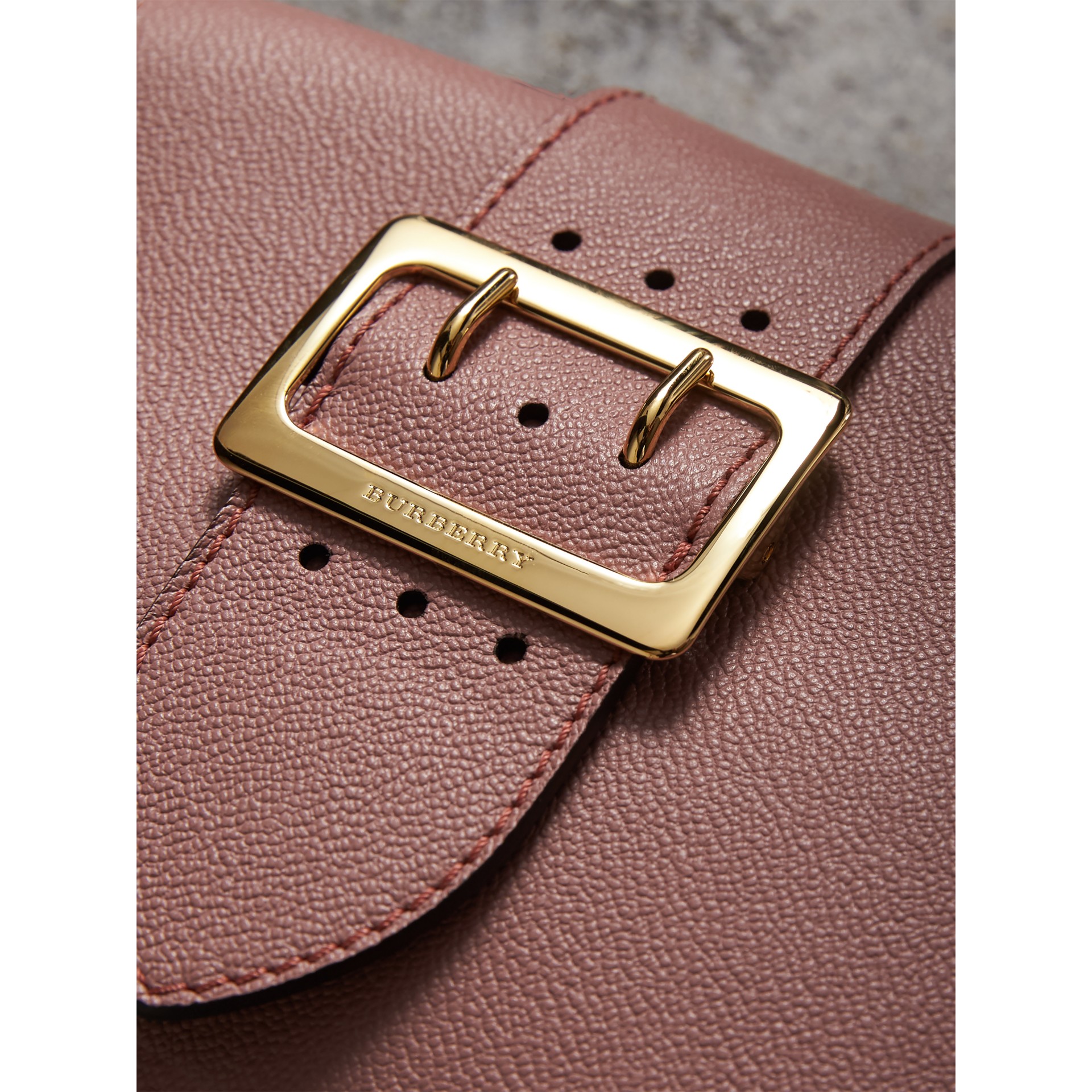 The Small Buckle Crossbody Bag in Leather in Dusty Pink Burberry
