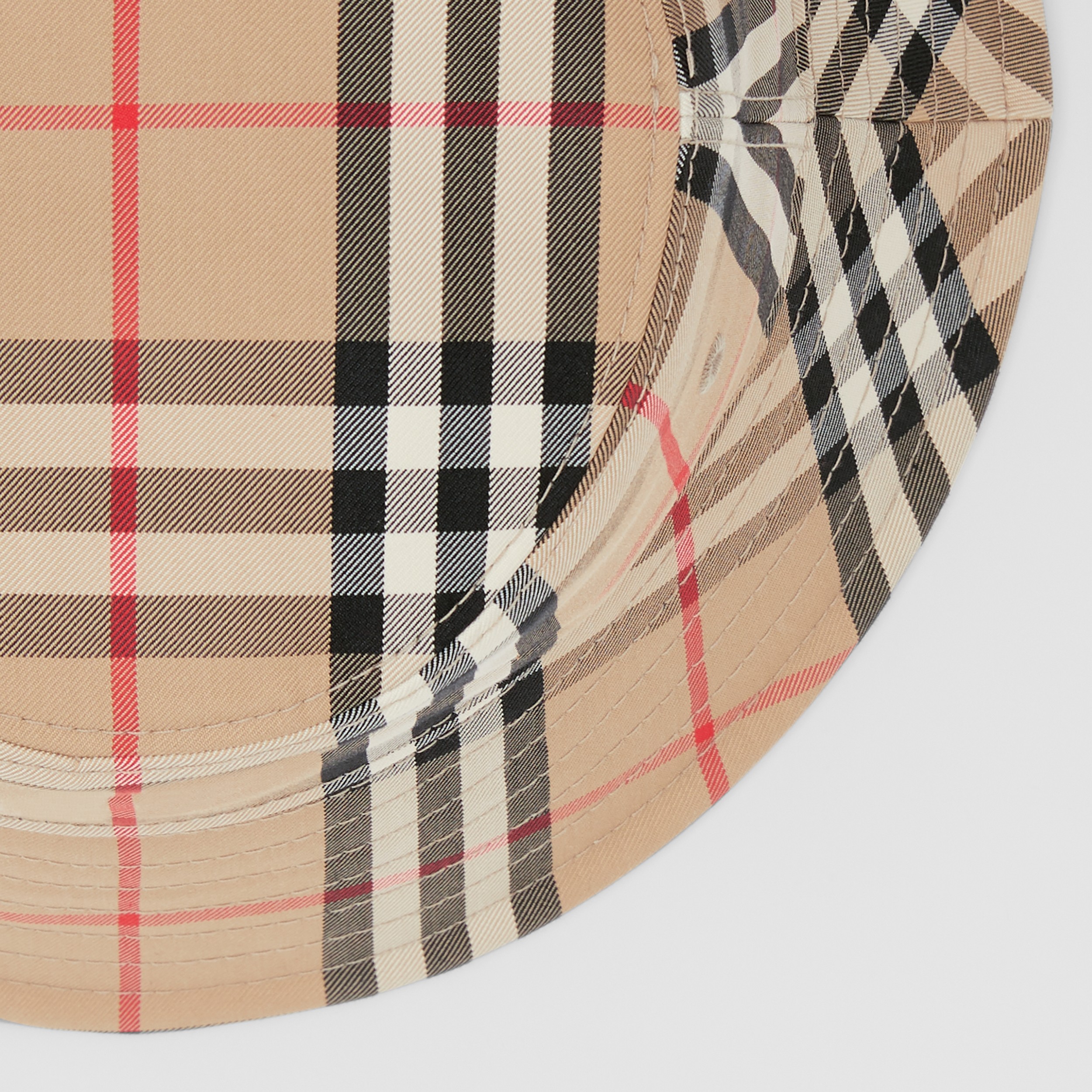 Fischerhut aus technischer Baumwolle mit Vintage Check-Muster (Vintage-beige) | Burberry® - 4