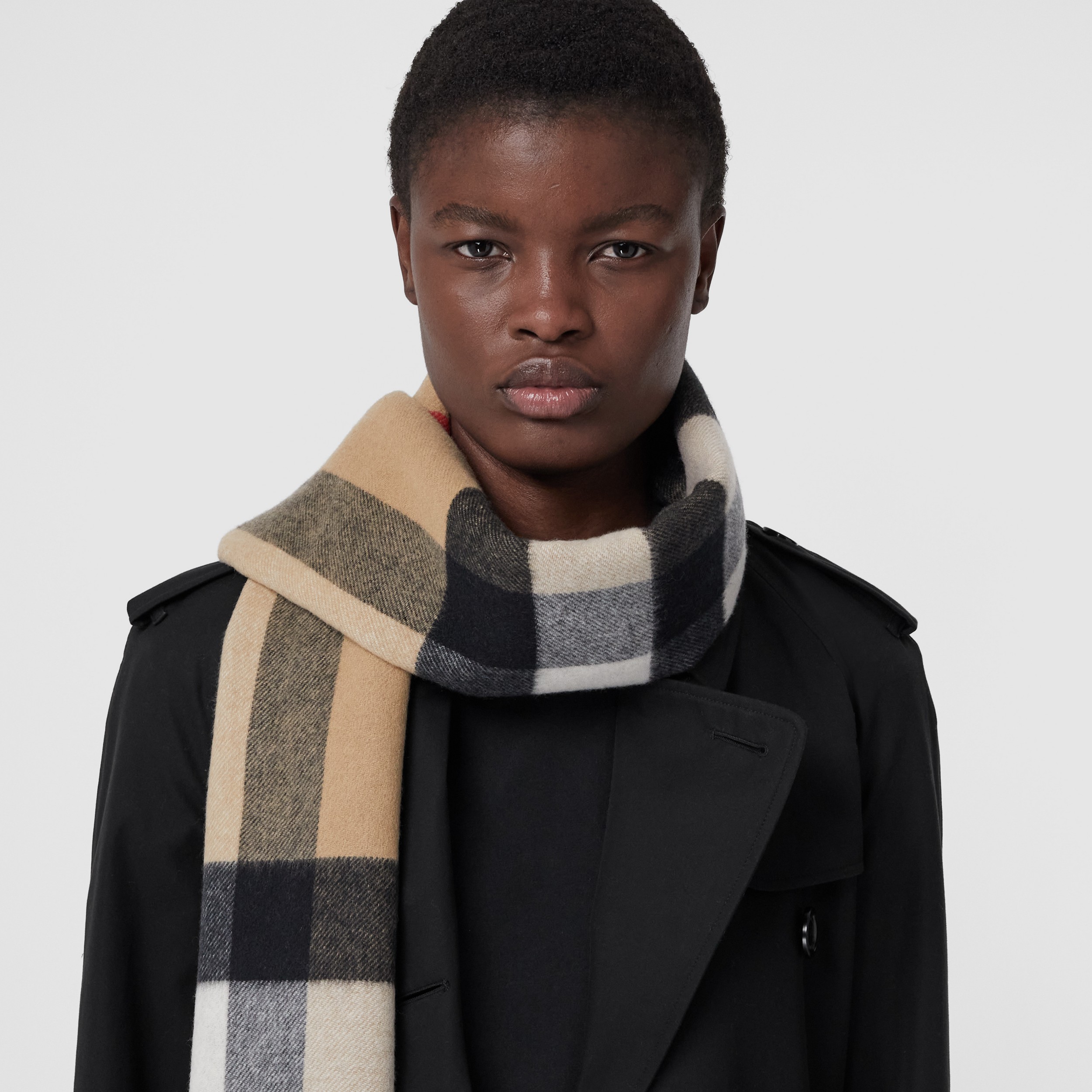 Reversible Check and Monogram Cashmere Scarf in Indigo | Burberry® Official - 3