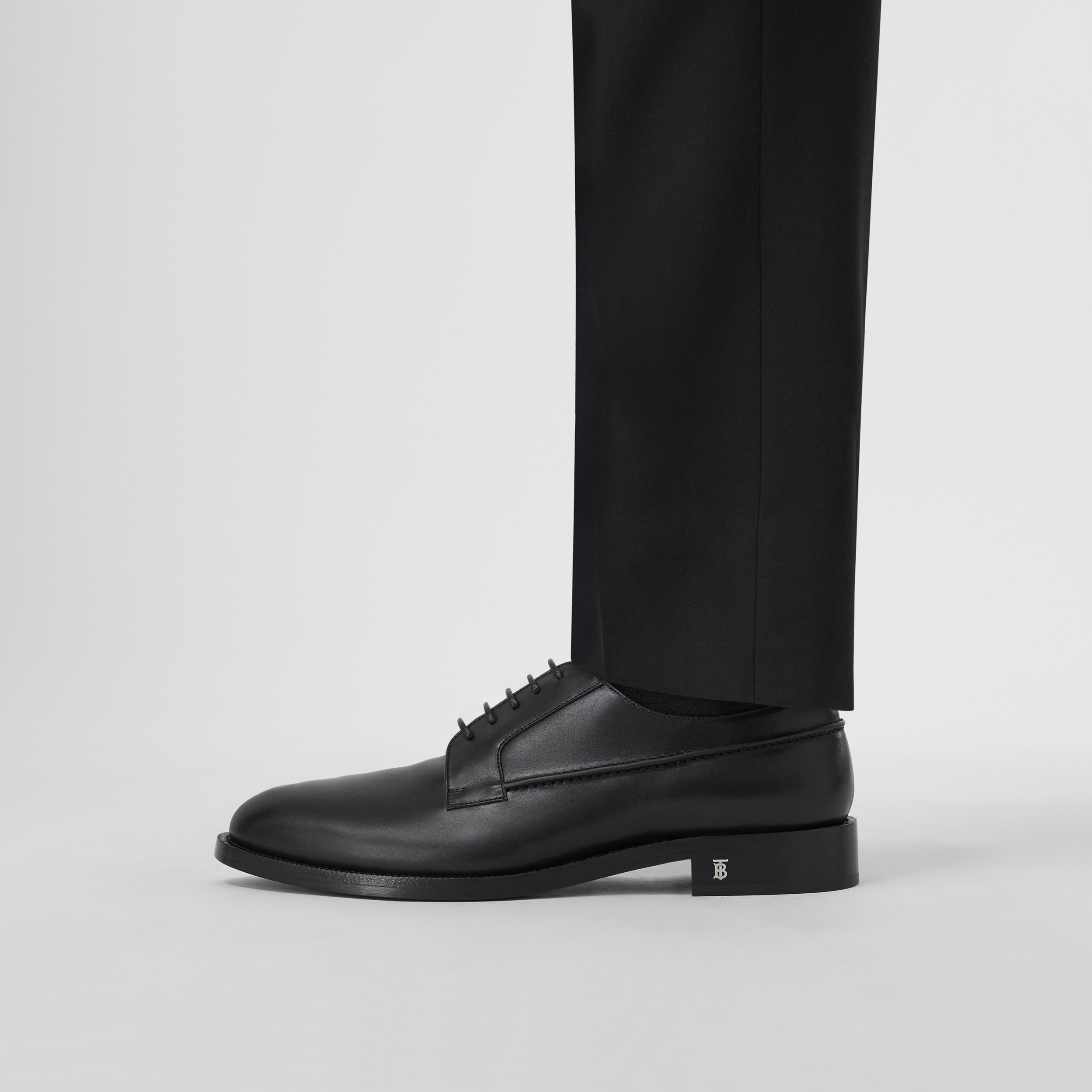 Sapatos Derby de couro com monograma (Preto) - Homens | Burberry® oficial - 3