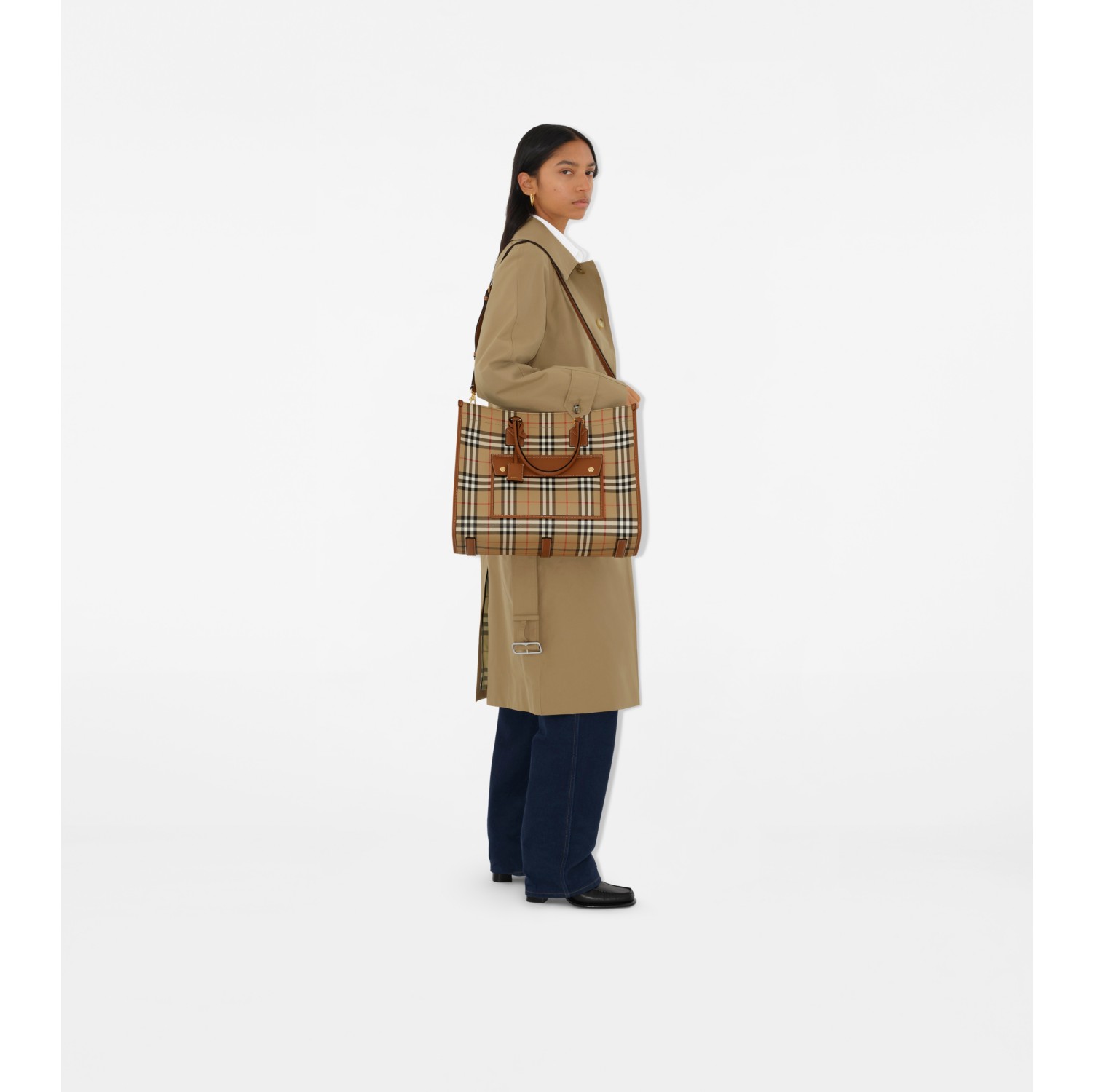 Medium Freya Tote in Burberry check/briar brown - Women | Burberry