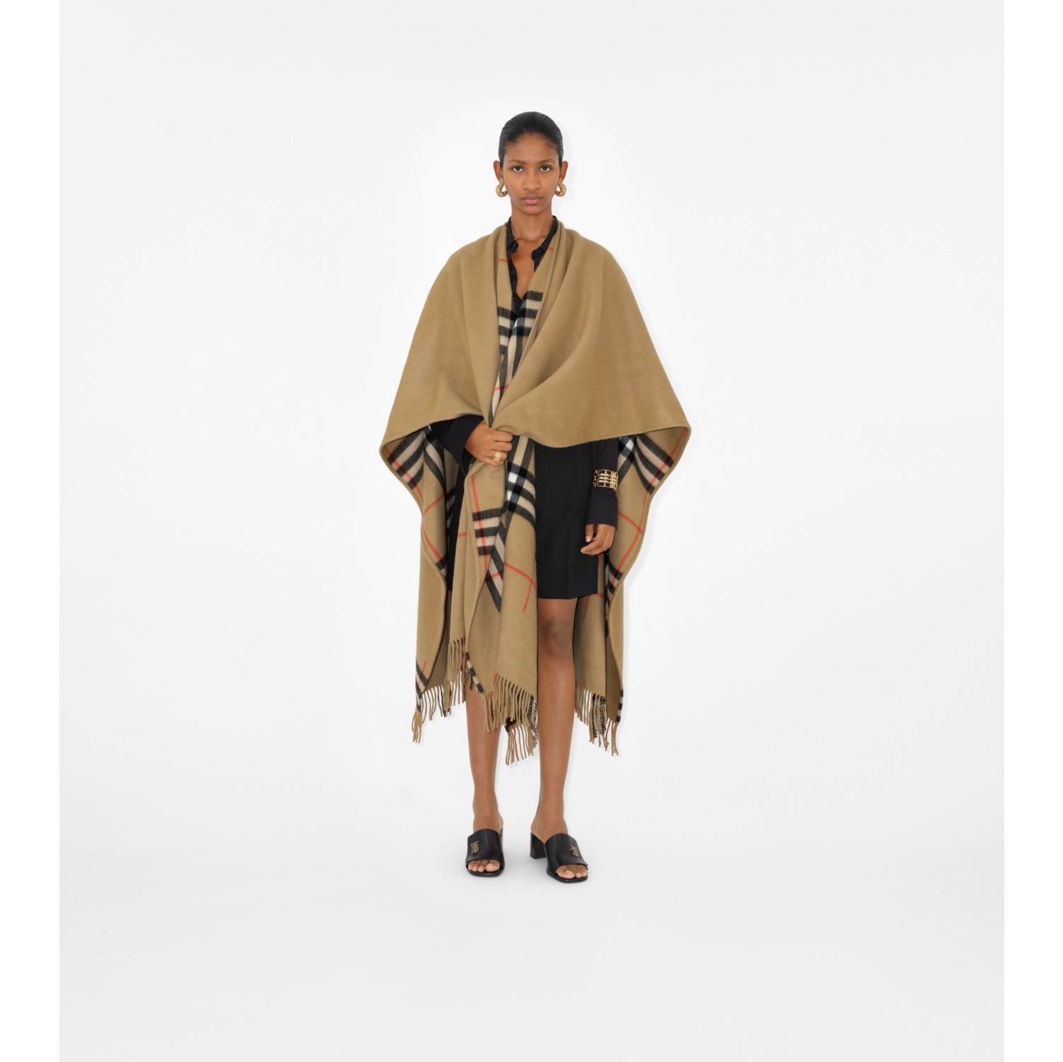 Burberry reversible store wool poncho