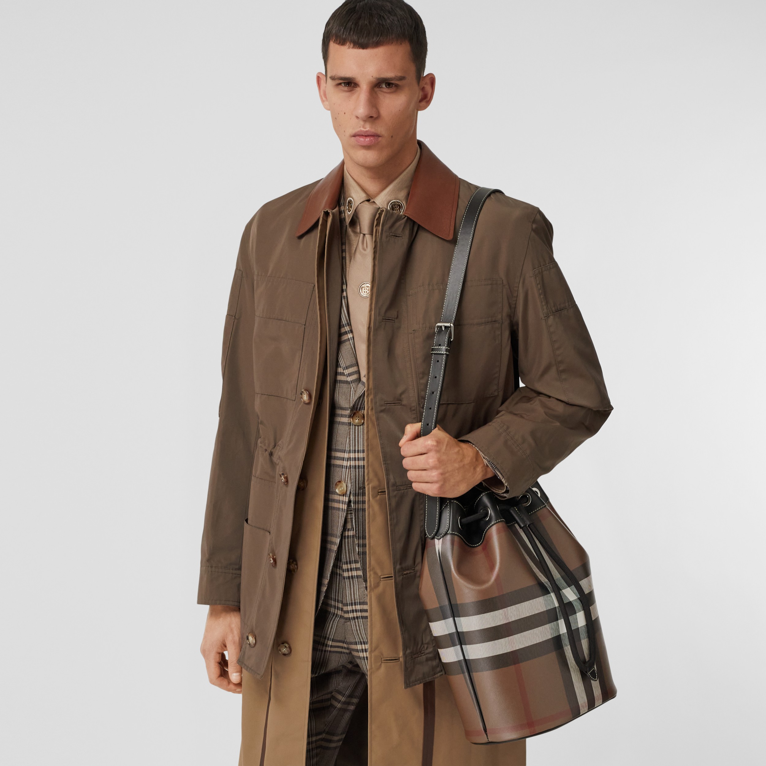 Check Print Leather Drawcord Tote in Dark Birch Brown | Burberry United ...