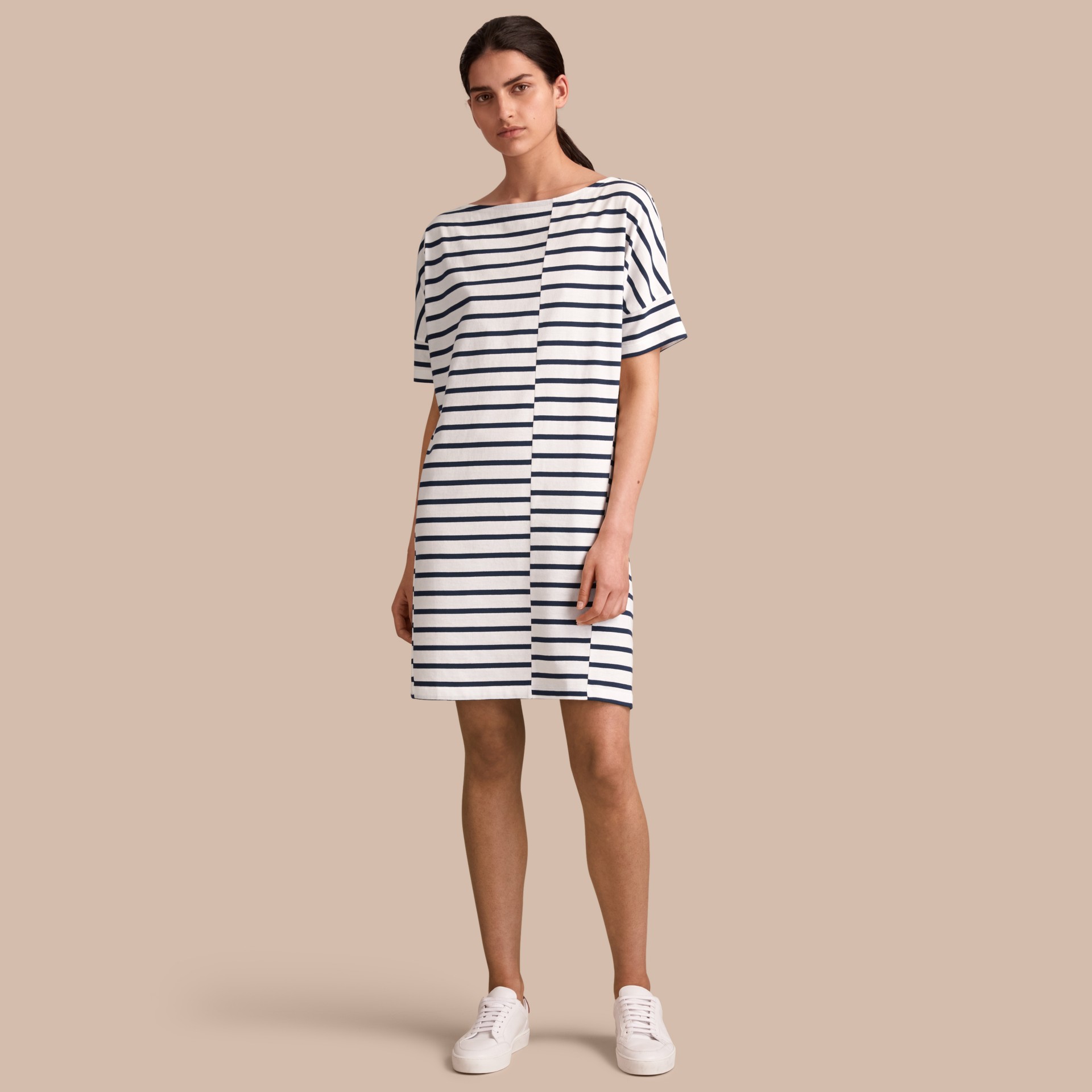 Shortsleeve Striped Jersey Dress in Navy/white Women Burberry