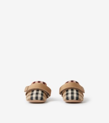 Burberry big cheap kid shoes