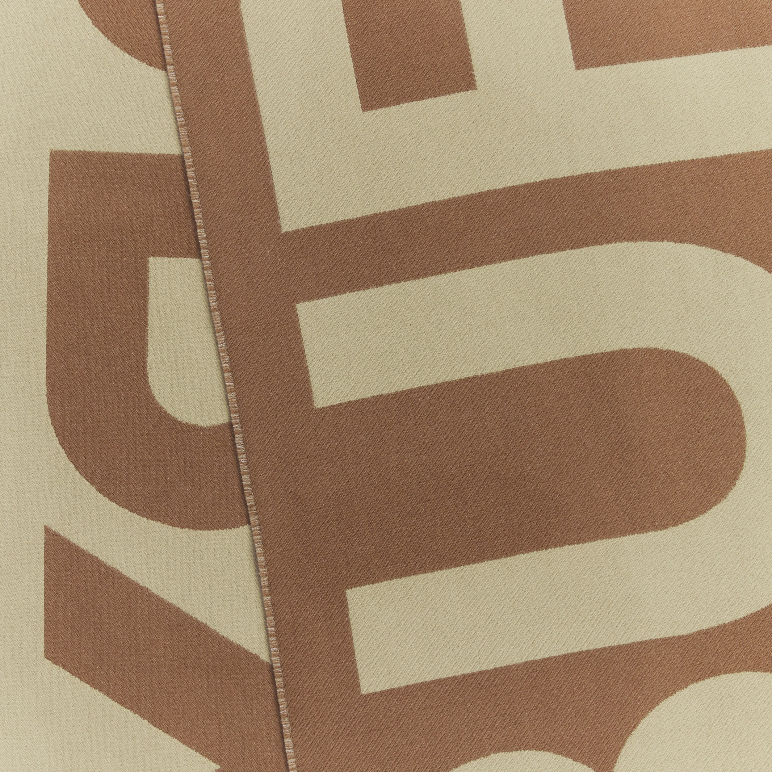 Cachecol de lã com logotipo em jacquard (Marrom Bétula) | Burberry® oficial - 2
