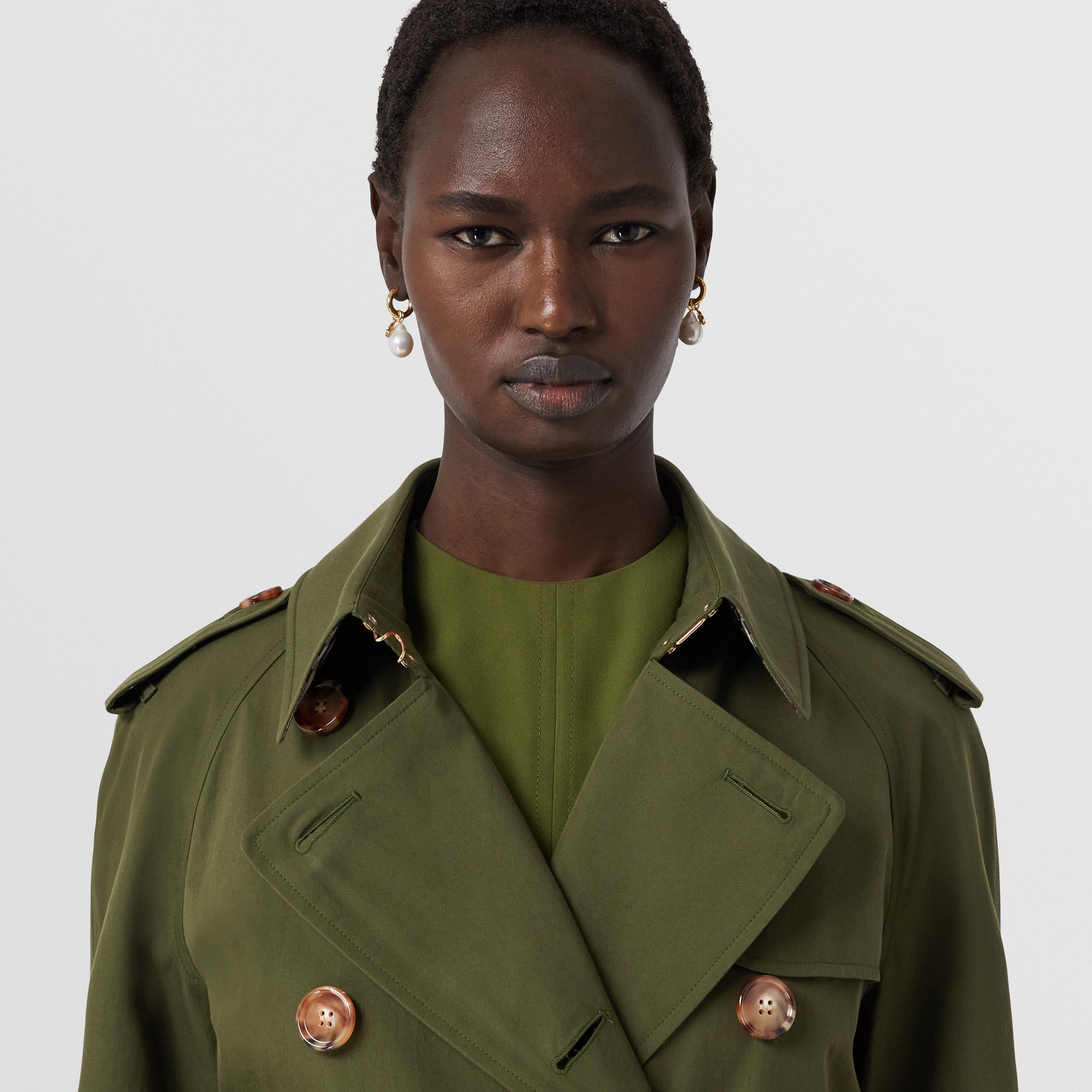 Tropical Gabardine Waterloo Trench Coat in Dark Olive Green - Women | Burberry® Official - 2