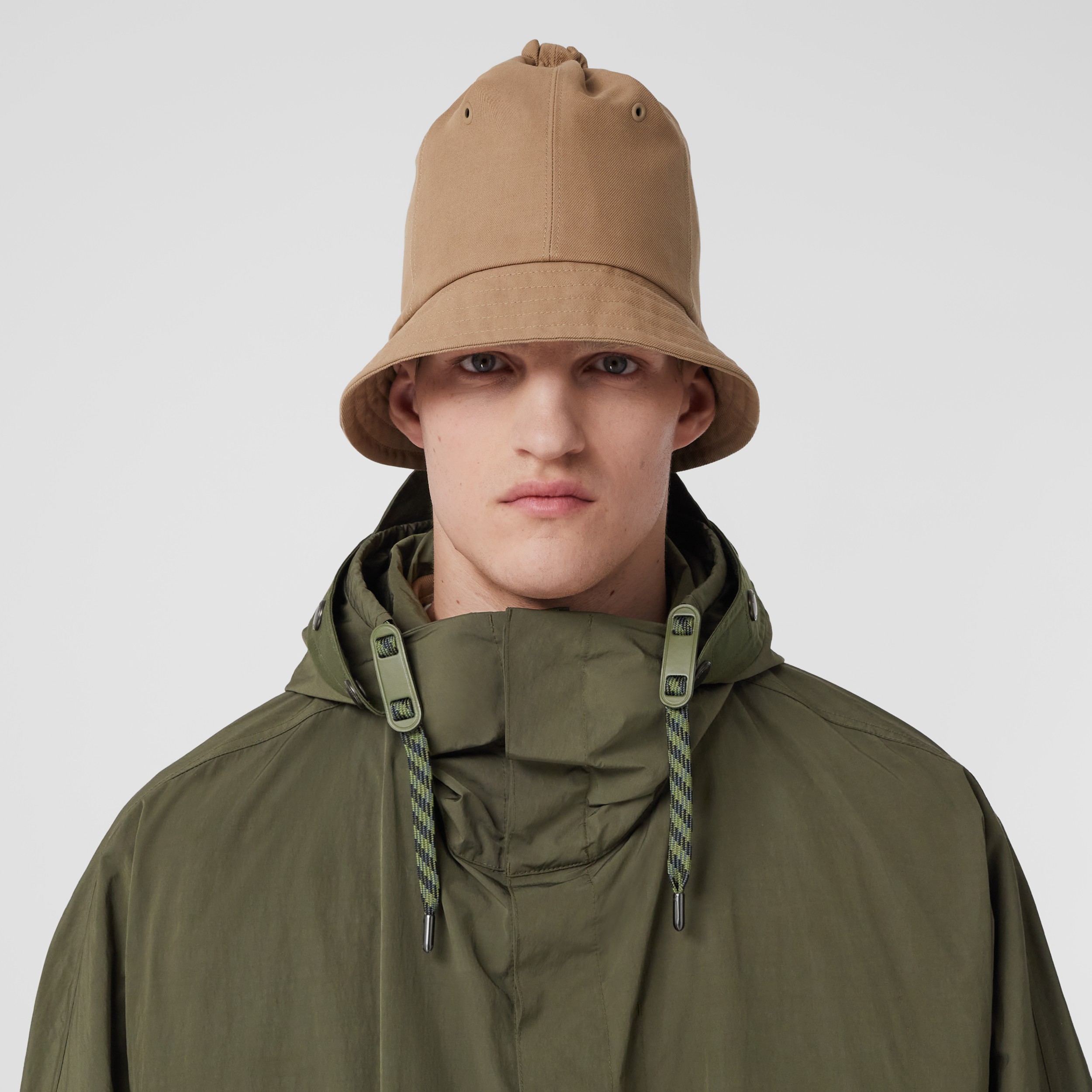Packaway Technical Cotton Hooded Cape in Dark Olive Men Burberry