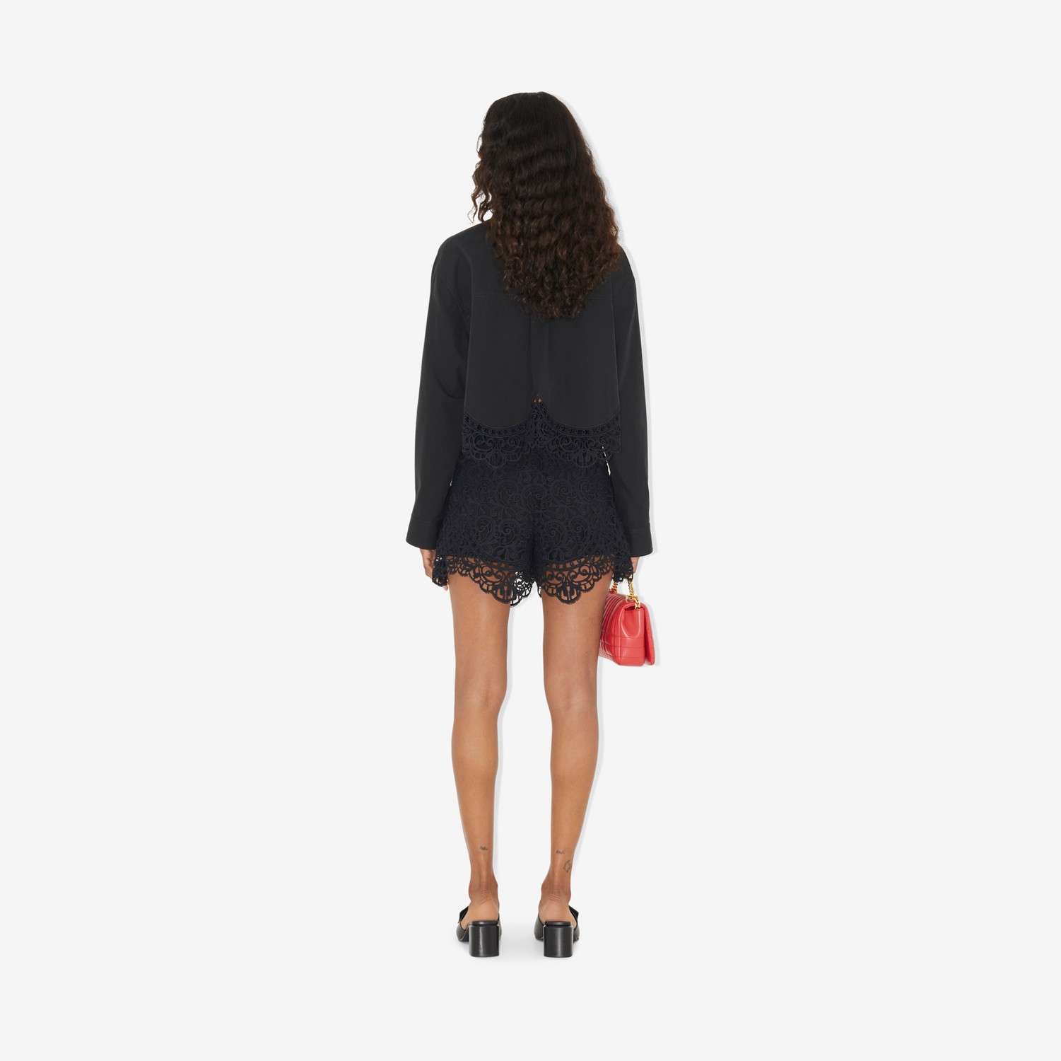 Chemise courte en coton avec dentelle macramé (Noir) - Femme | Site officiel Burberry®