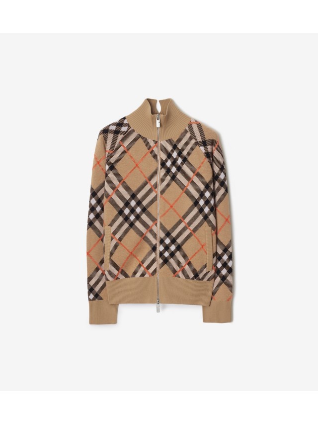 54F14299-7C48-4470-A720-