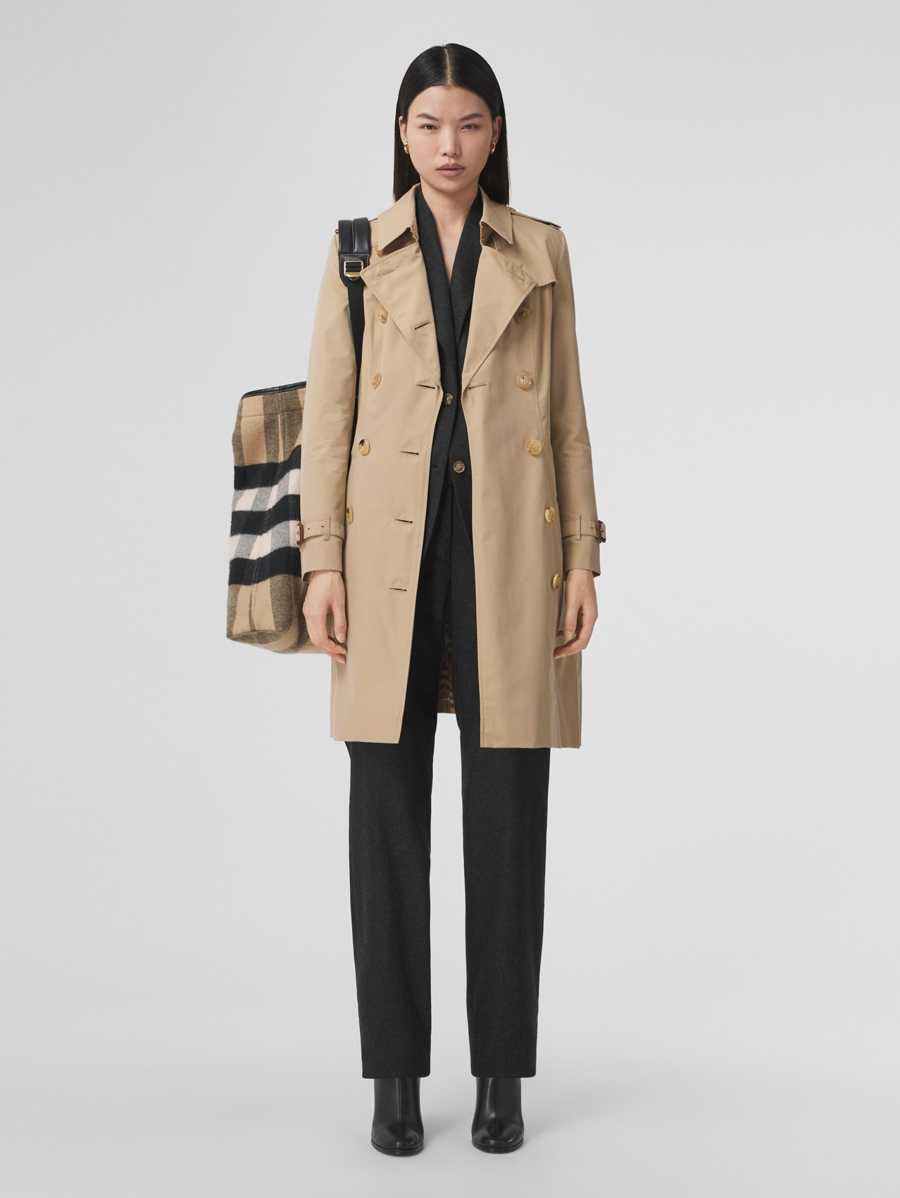 The Mid-length Chelsea Heritage Trench Coat in Honey
