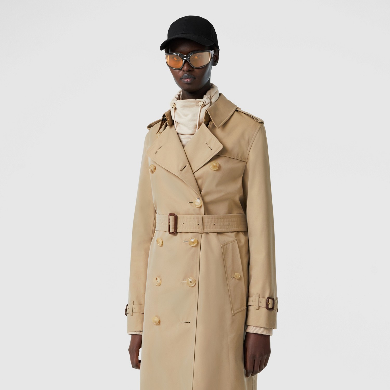The Kensington - Trench coat Heritage médio (Mel) - Mulheres | Burberry® oficial
