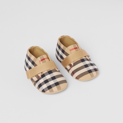 burberry infant shoes