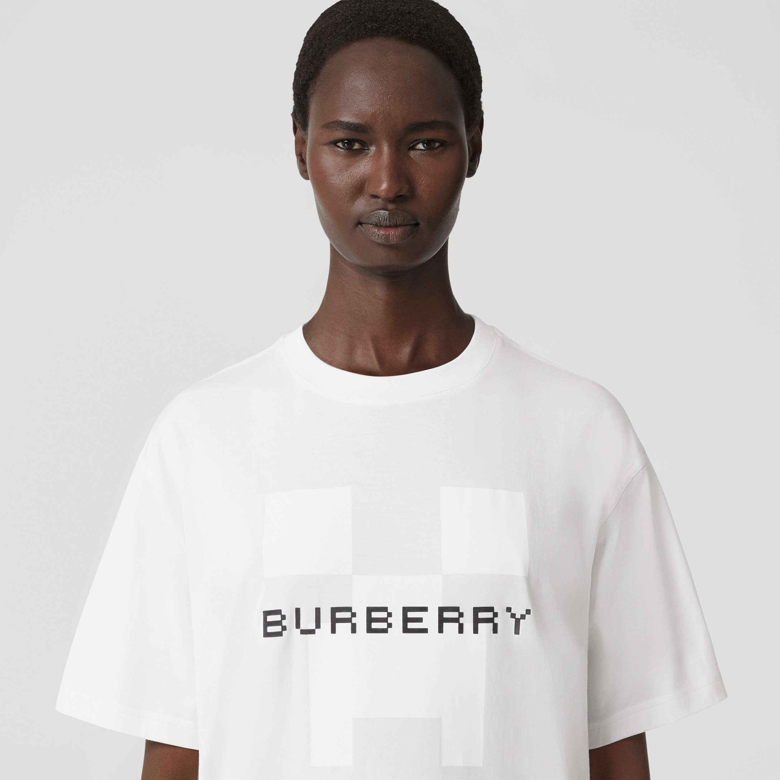 Logo Print Cotton Oversized T-shirt in White - Women | Burberry® Official - 2