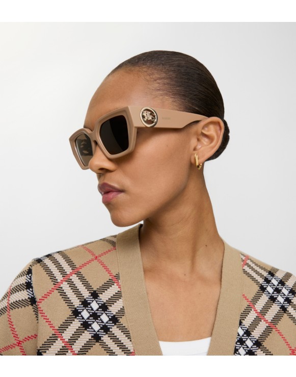 ウィメンズ デザイナーサングラス | Burberry® 公式サイト