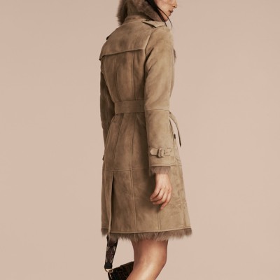burberry store finder