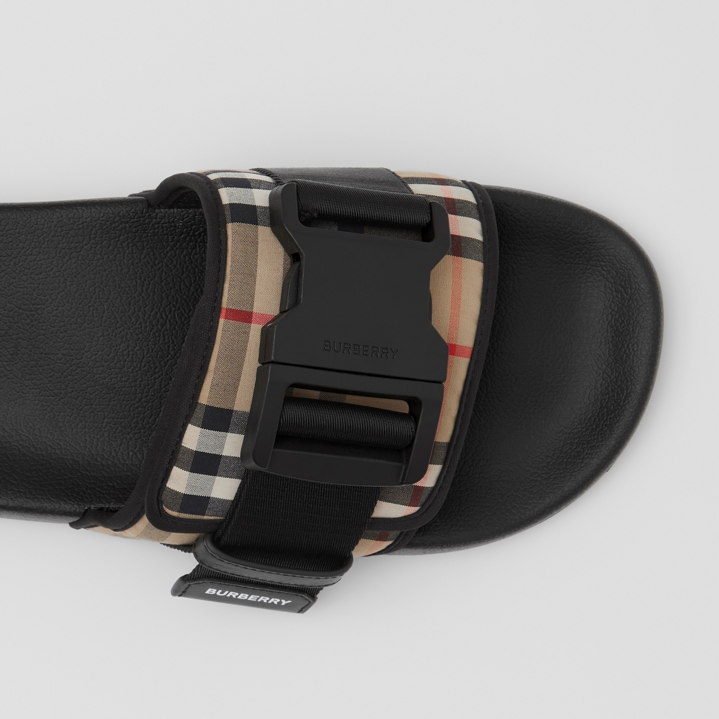 Ciabatte in cotone Vintage check con cinturino con fibbia (Beige Archivio) - Uomo | Sito ufficiale Burberry® - 2