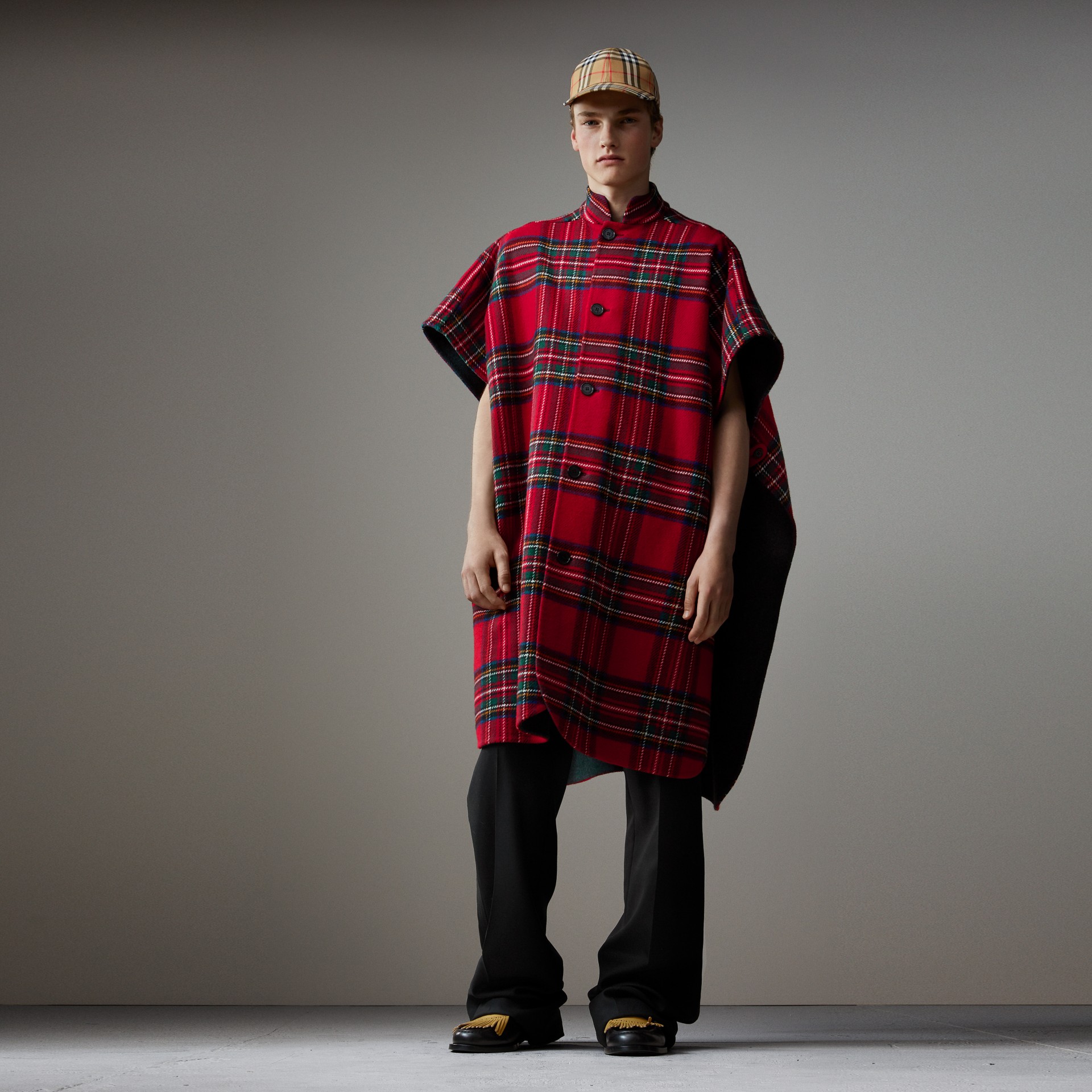 Reversible Tartan Wool Cashmere Poncho in Bright Red/dark Grey - Men ...