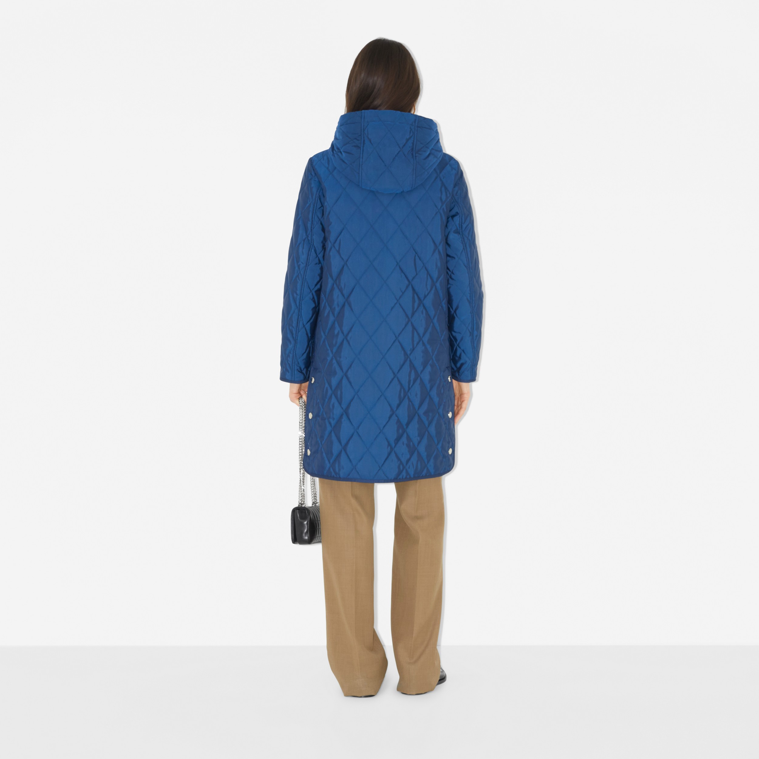 Abrigo acolchado a rombos en nailon con capucha (Azul Marino Intenso) - Mujer | Burberry® oficial - 4