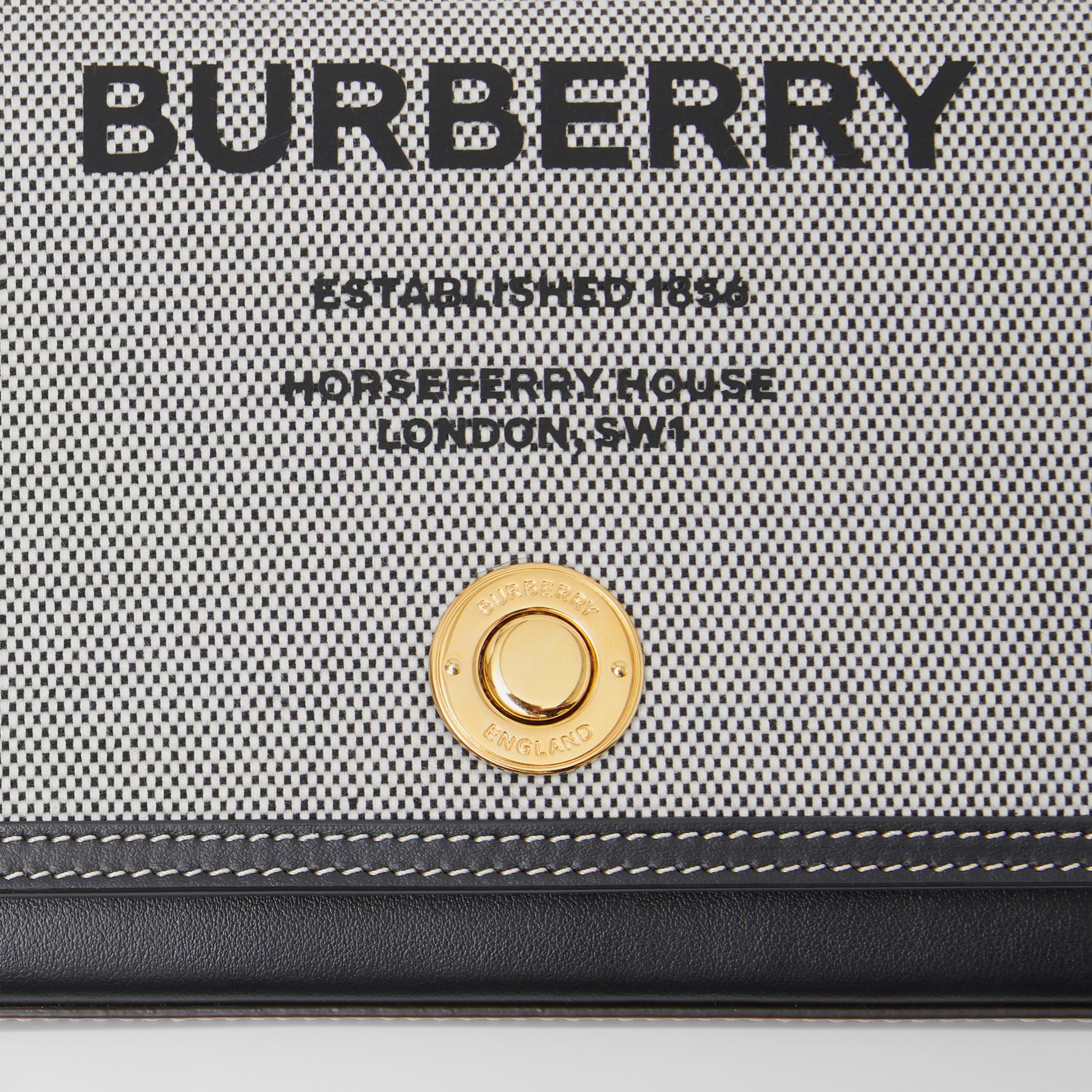 Tasche „Note“ im Kleinformat aus Canvas und Leder mit Horseferry-Schriftzug (Schwarz/hellbraun) - Damen | Burberry® - 2