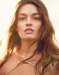 Burberry Gold featuring Emma Mackey
