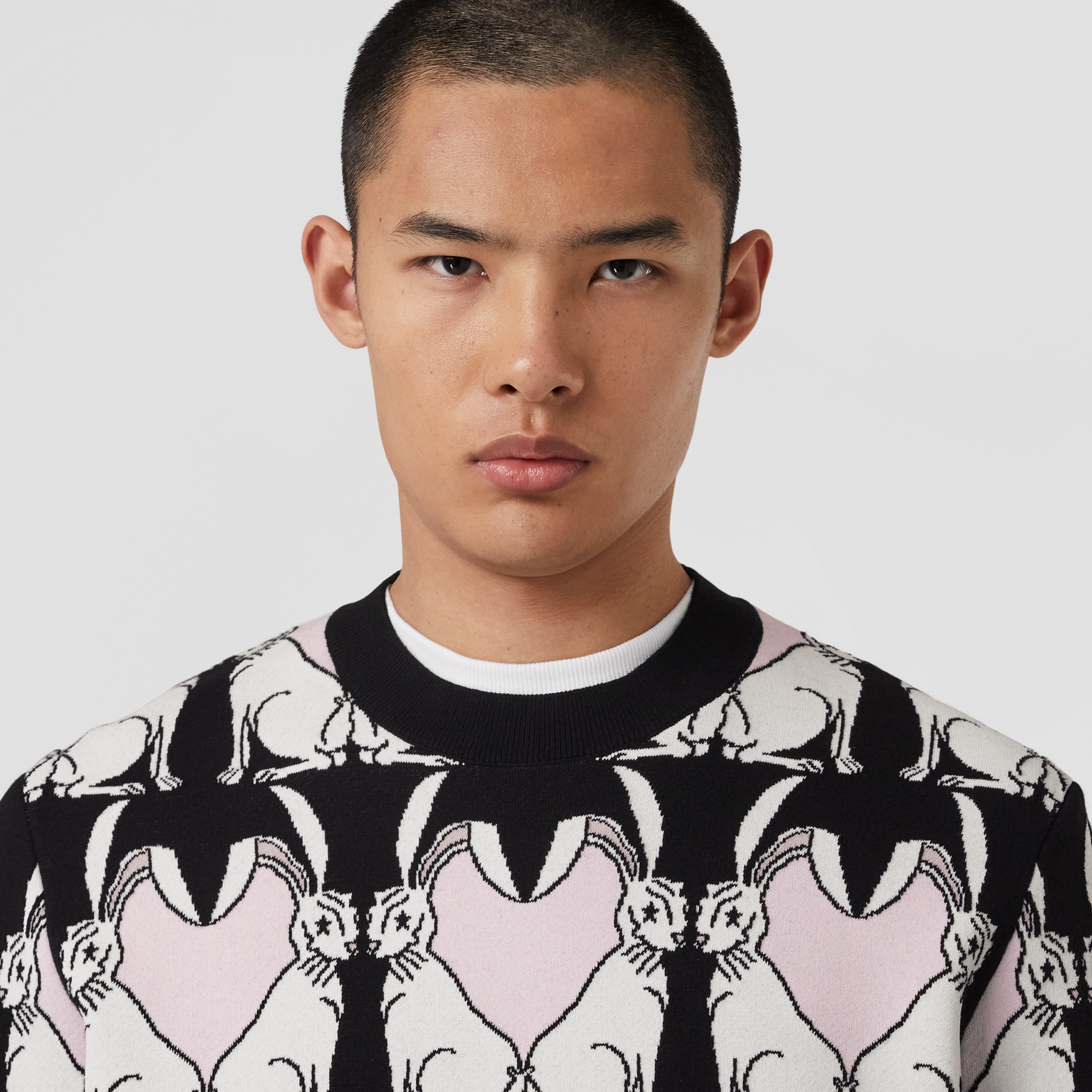Sweat-shirt oversize en viscose et coton mélangés à motif lapin (Noir) - Homme | Site officiel Burberry® - 2