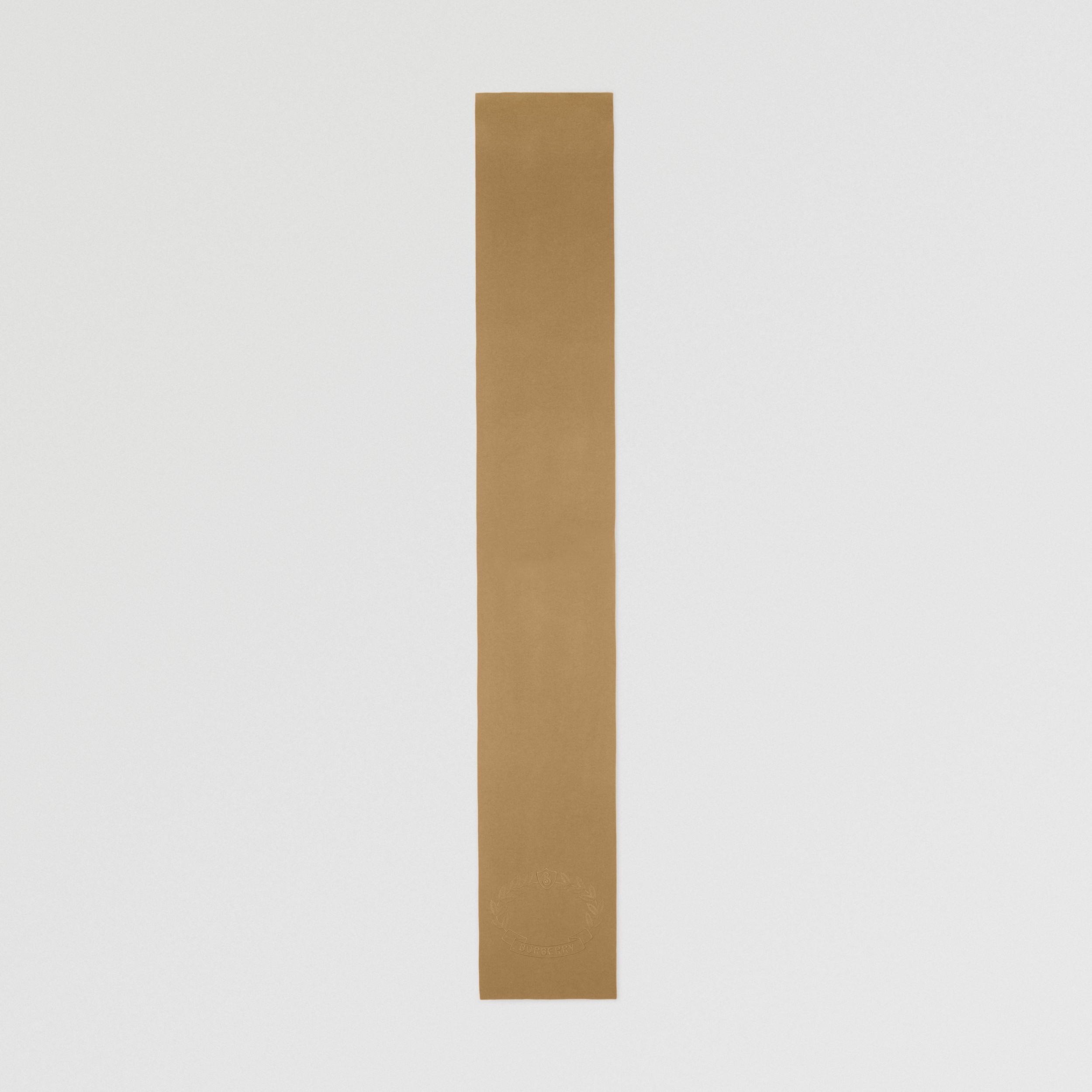 Cachecol de cashmere com emblema de folha de carvalho bordado (Camel) | Burberry® oficial - 4